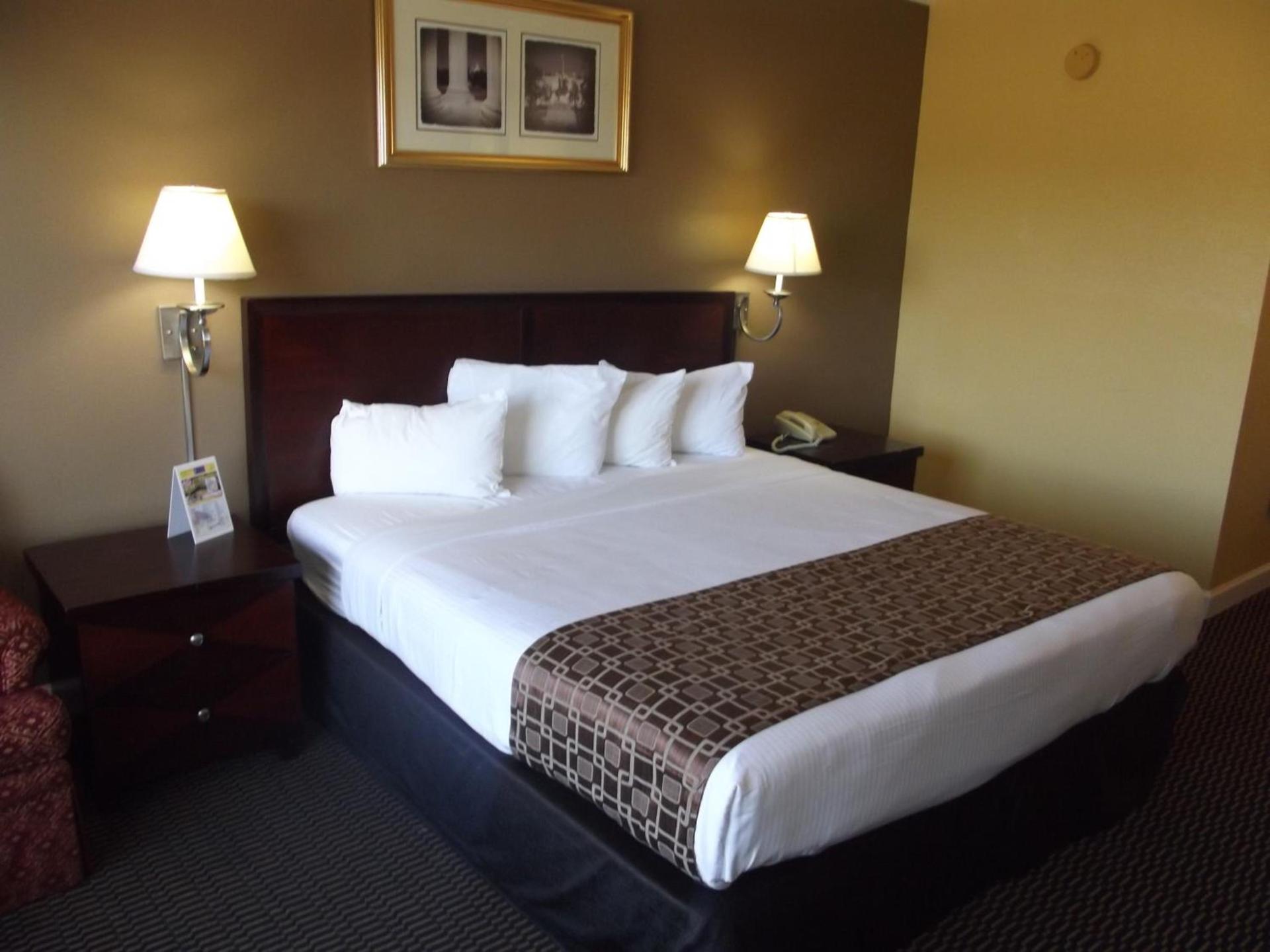 Ambassadors Inn & Suites photo 47