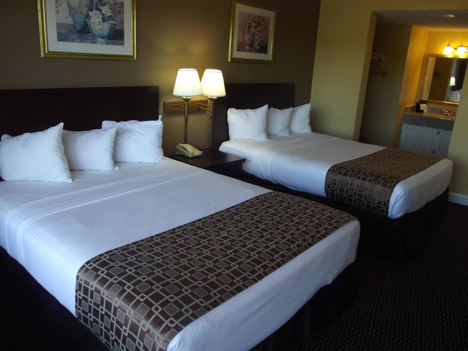 Ambassadors Inn & Suites photo 12