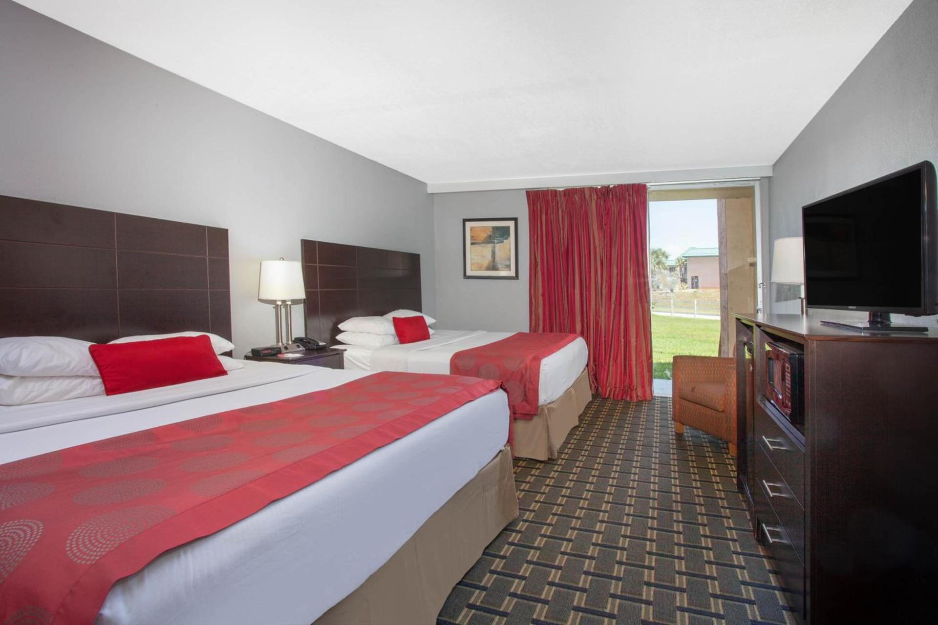 Ramada by Wyndham Davenport Orlando South photo 30