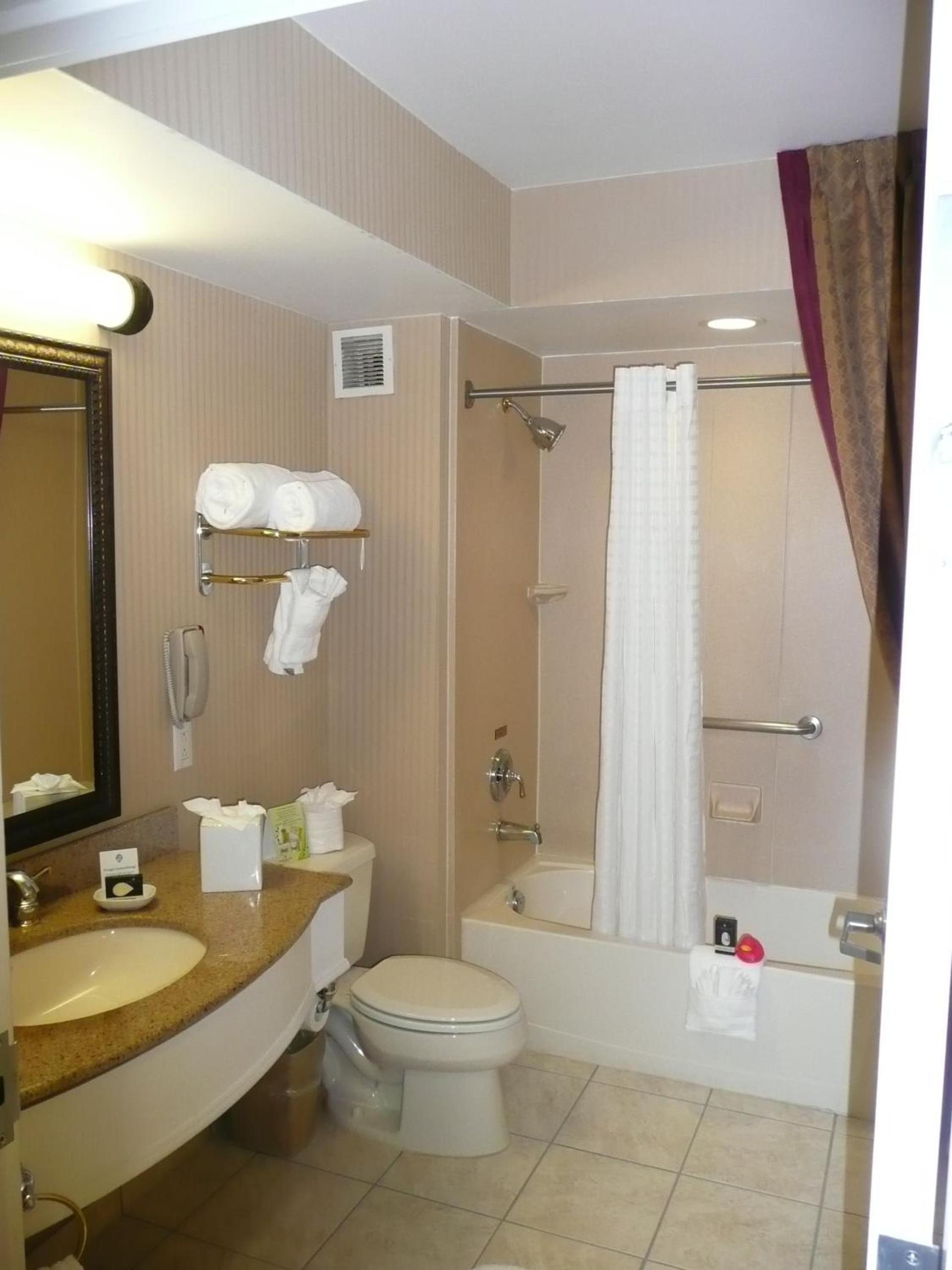 The Wilshire Grand Hotel photo 51