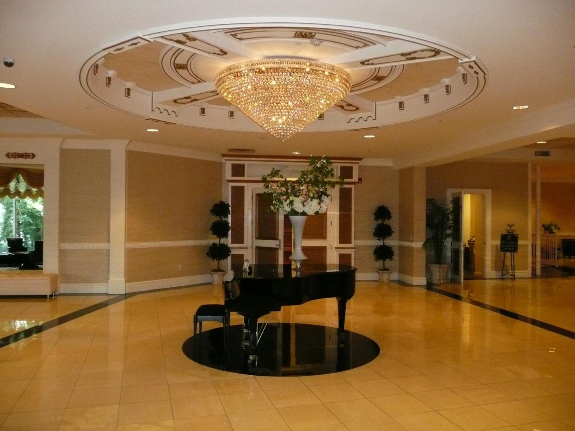 The Wilshire Grand Hotel photo 40
