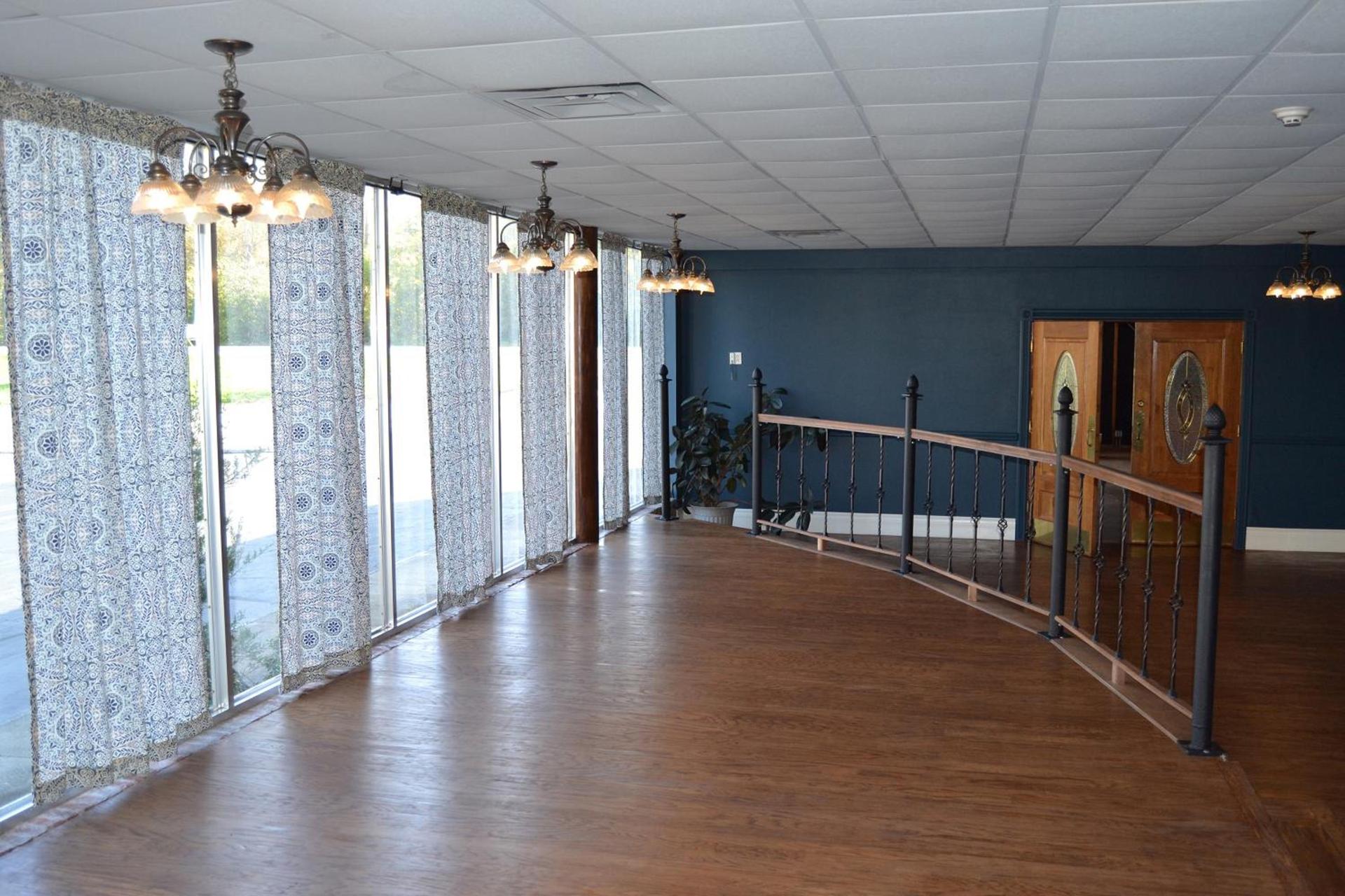 Cascades Inn photo 62