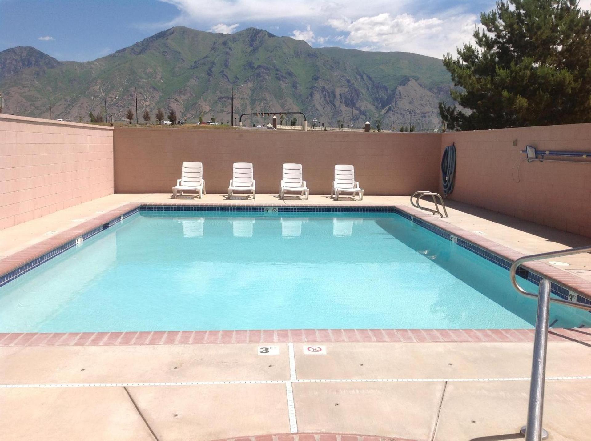 Days Inn by Wyndham Springville photo 47