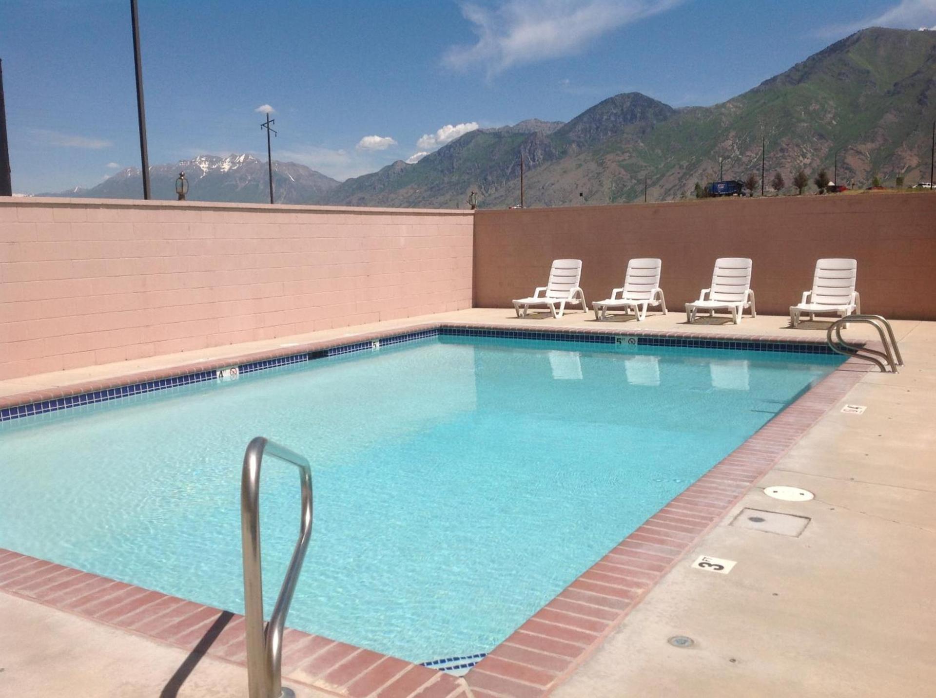 Days Inn by Wyndham Springville photo 48