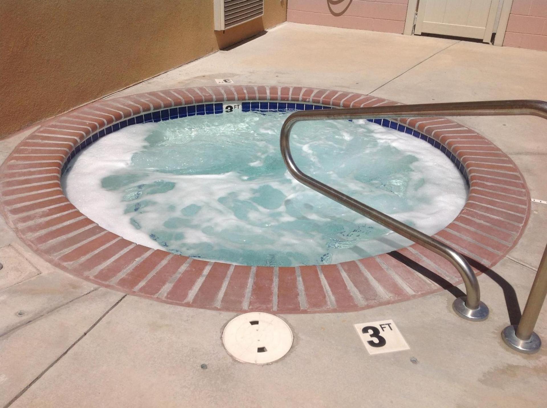 Days Inn by Wyndham Springville photo 49