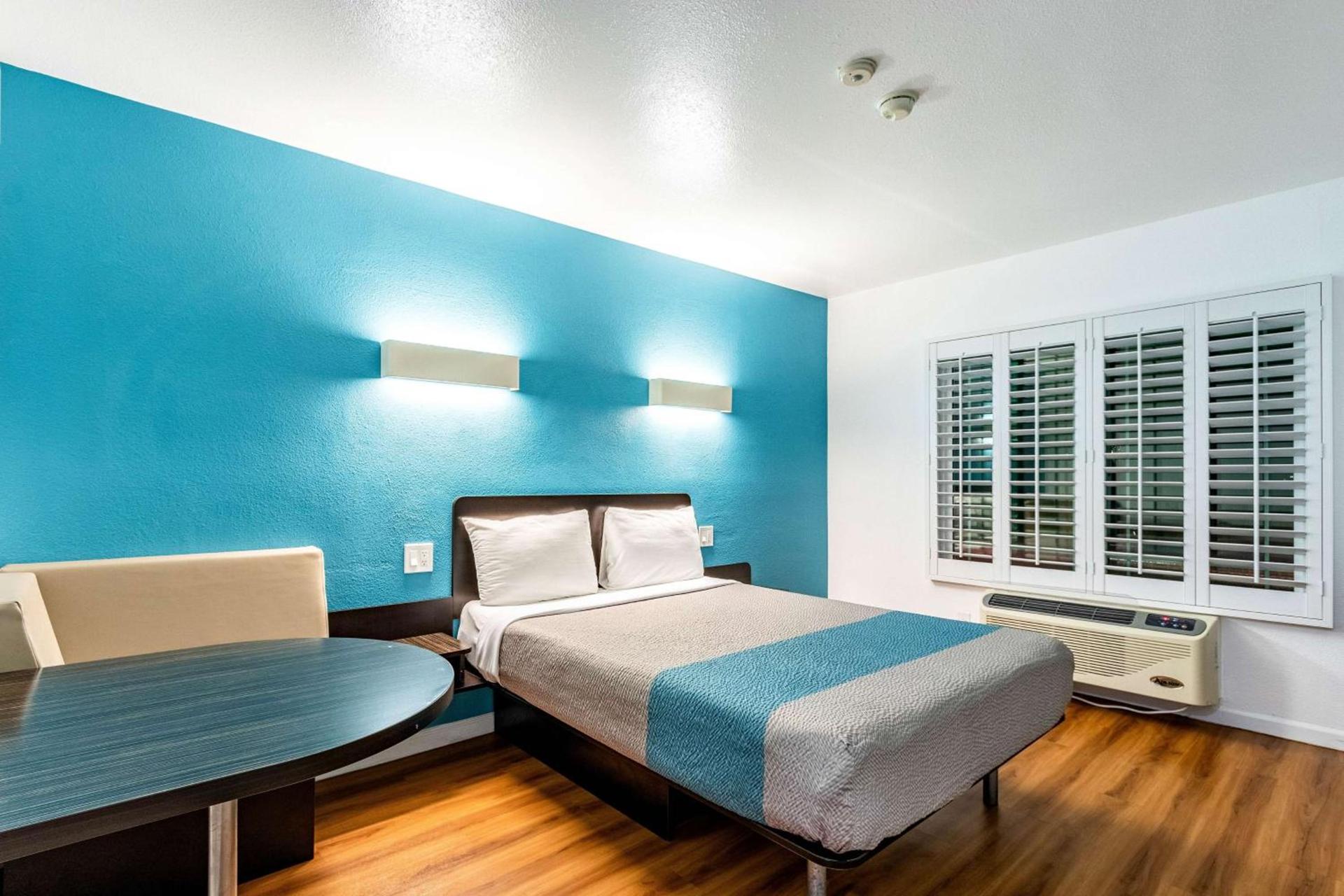 Motel 6-Fountain Valley, CA - Huntington Beach Area photo 11