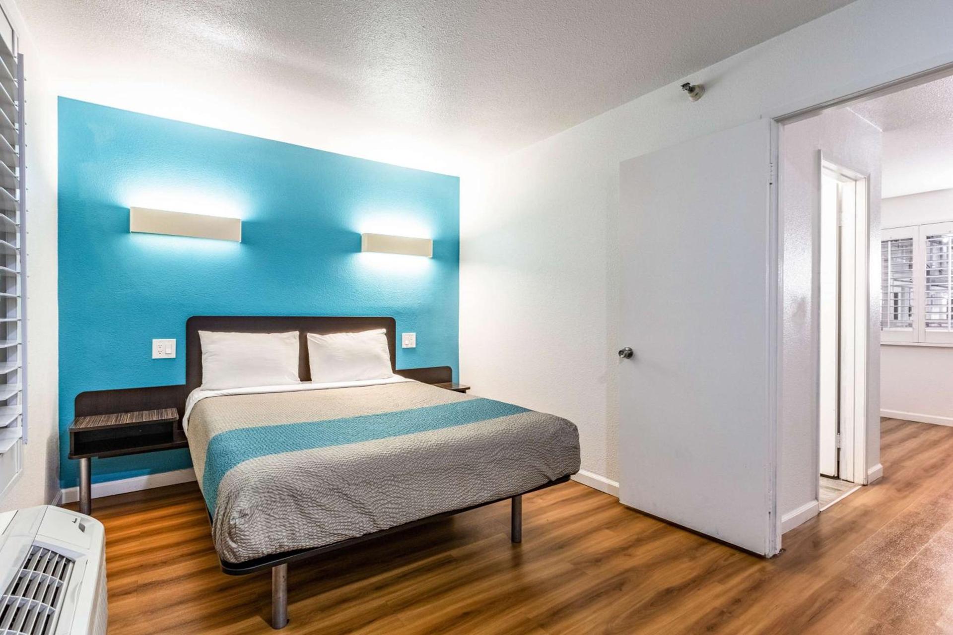 Motel 6-Fountain Valley, CA - Huntington Beach Area photo 19