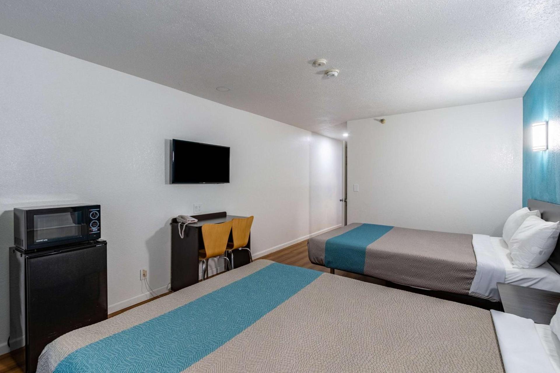 Motel 6-Fountain Valley, CA - Huntington Beach Area photo 4