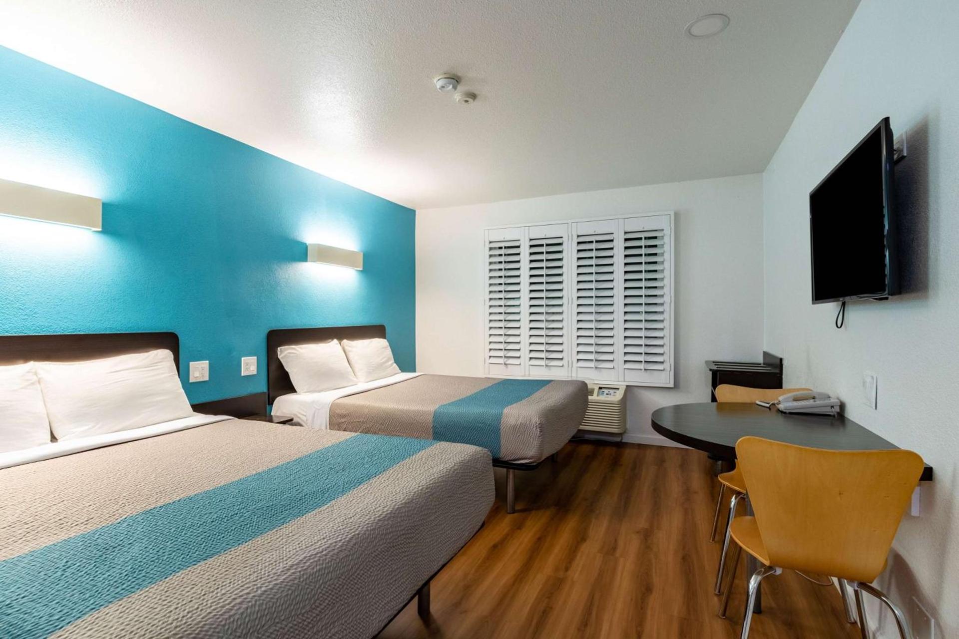 Motel 6-Fountain Valley, CA - Huntington Beach Area photo 8