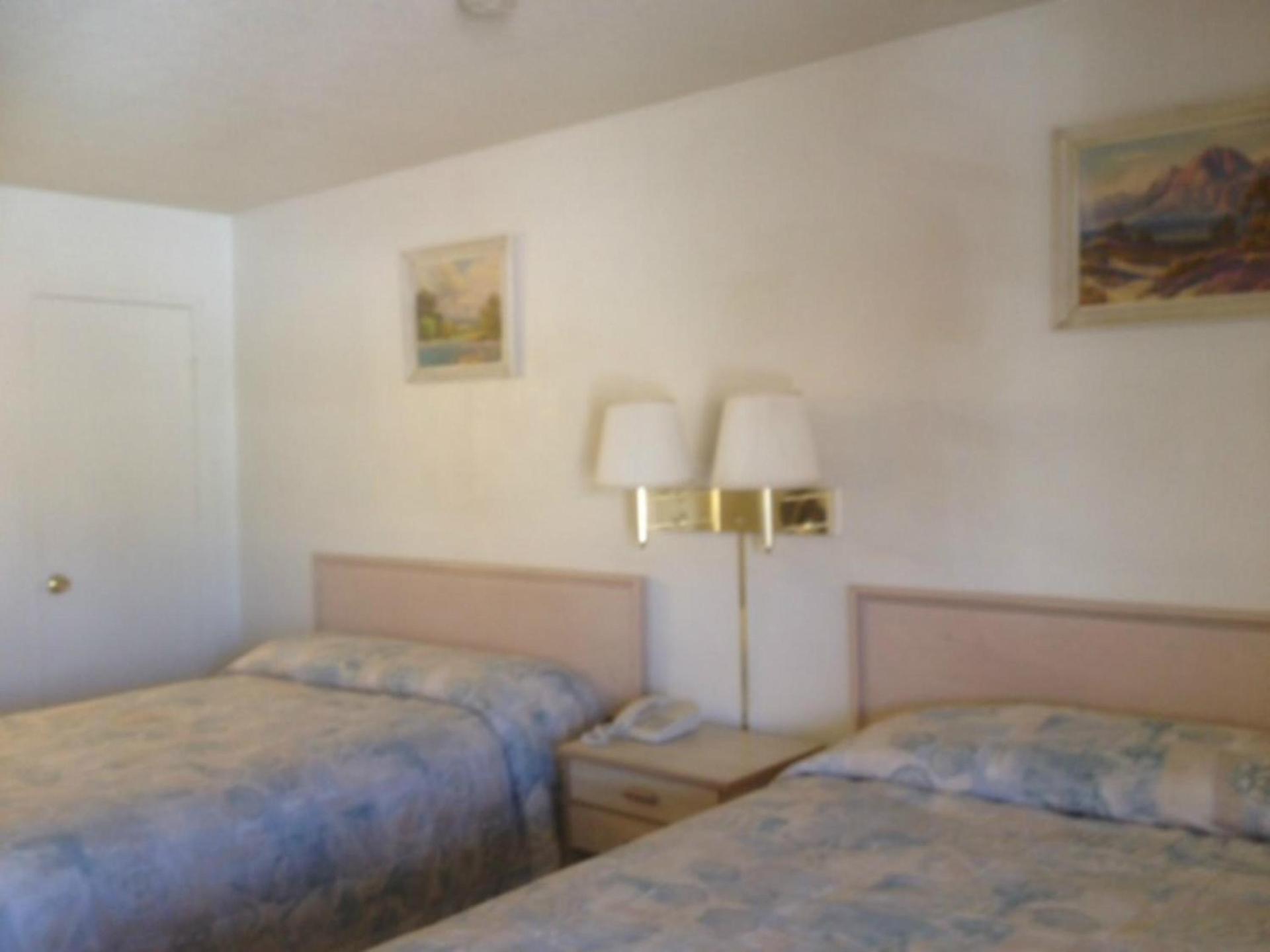 Economy Inn Alamogordo photo 18
