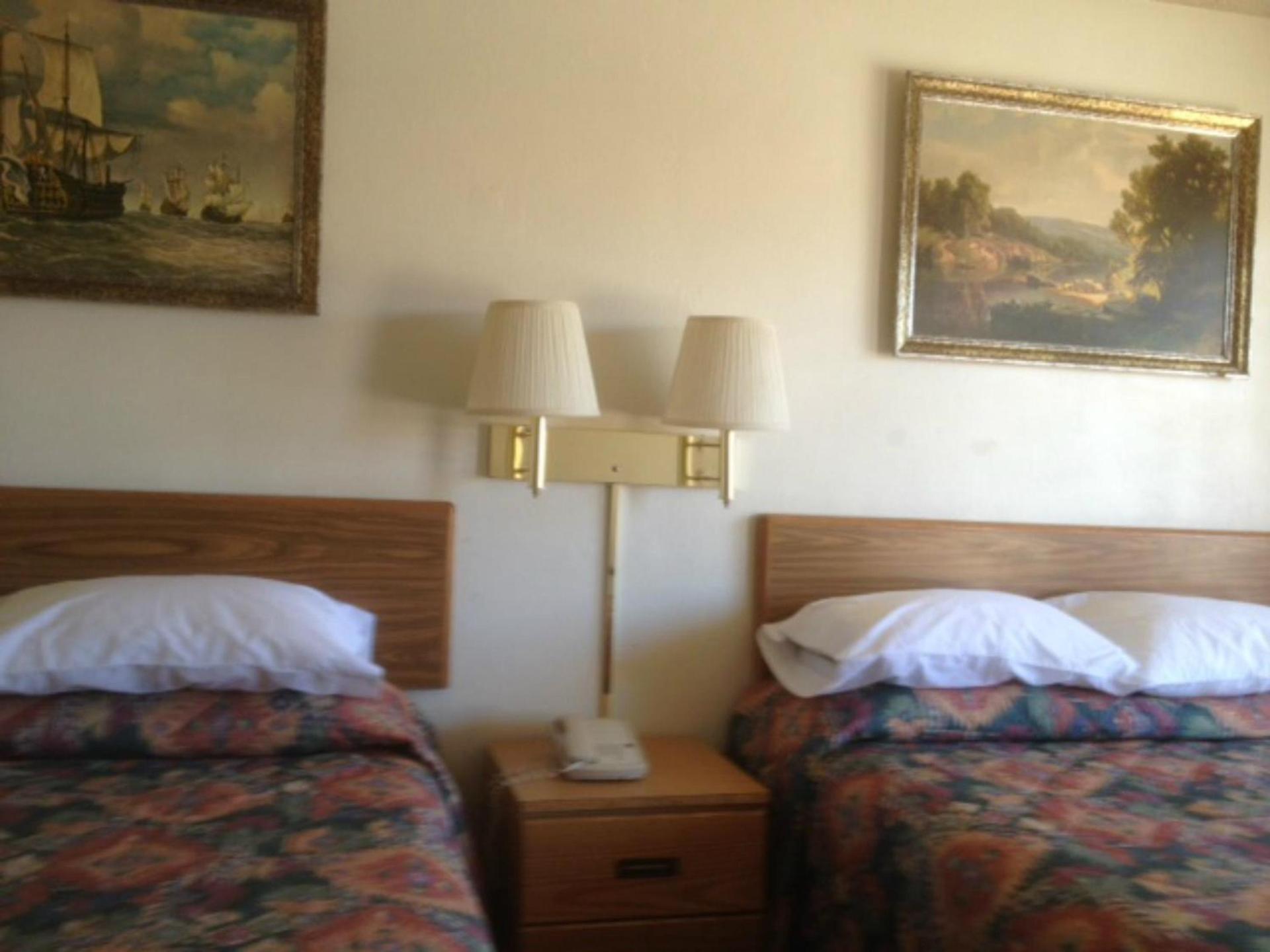 Economy Inn Alamogordo photo 15