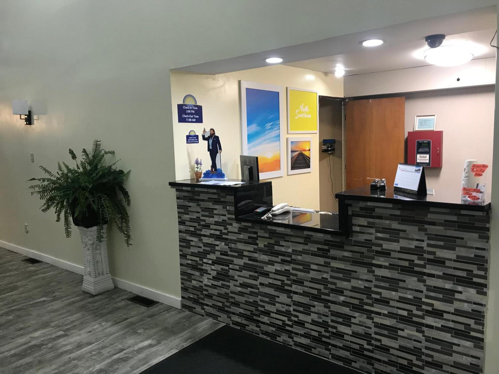 Days Inn by Wyndham Thomson photo 11