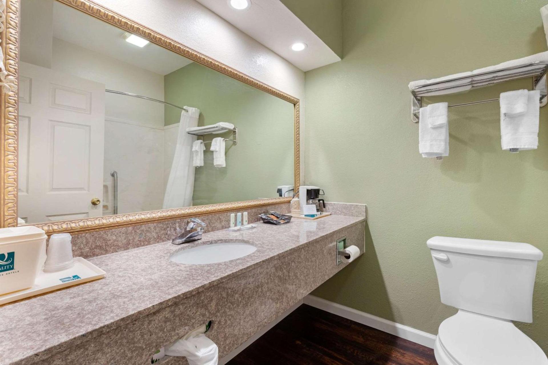 Quality Inn West Memphis I-40 photo 26