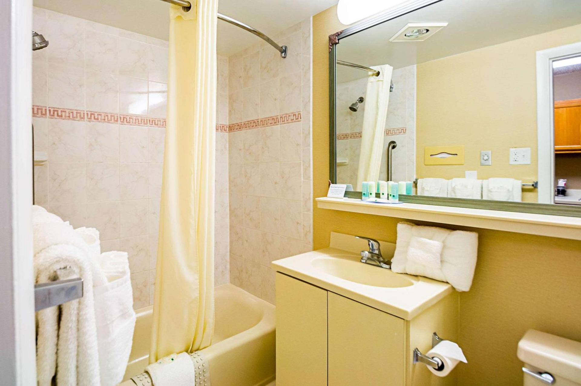 Quality Inn Oceanfront photo 49