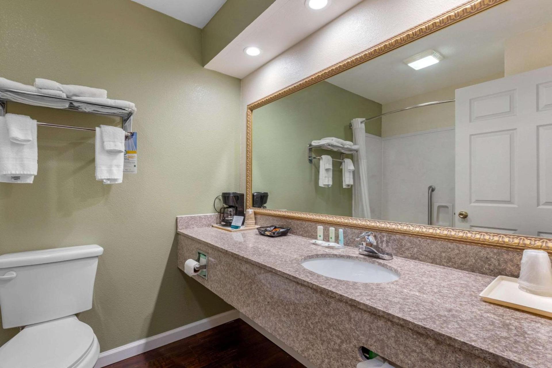 Quality Inn West Memphis I-40 photo 21