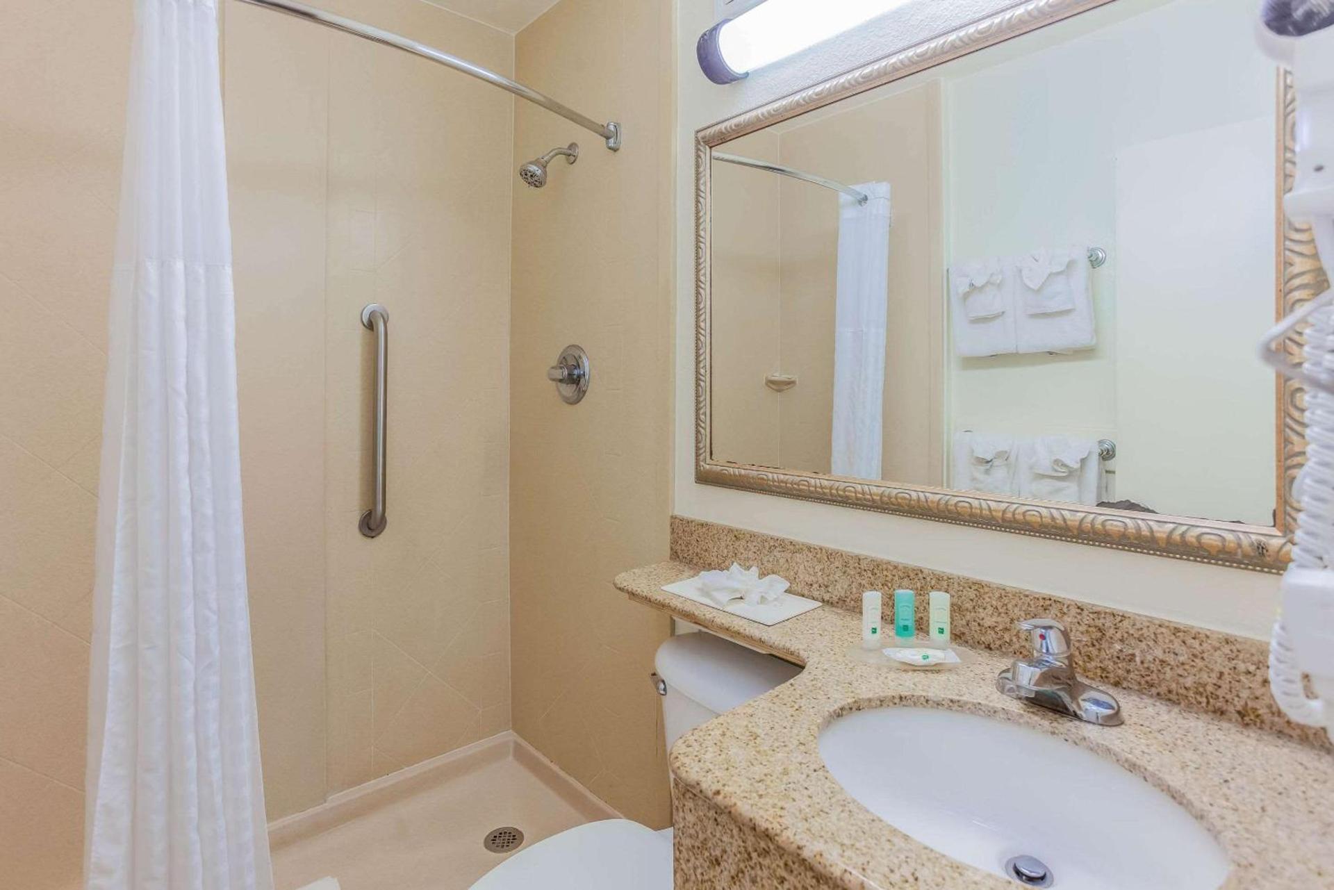 Beachside Hotel & Suites Cocoa Beach - Port Canaveral photo 17