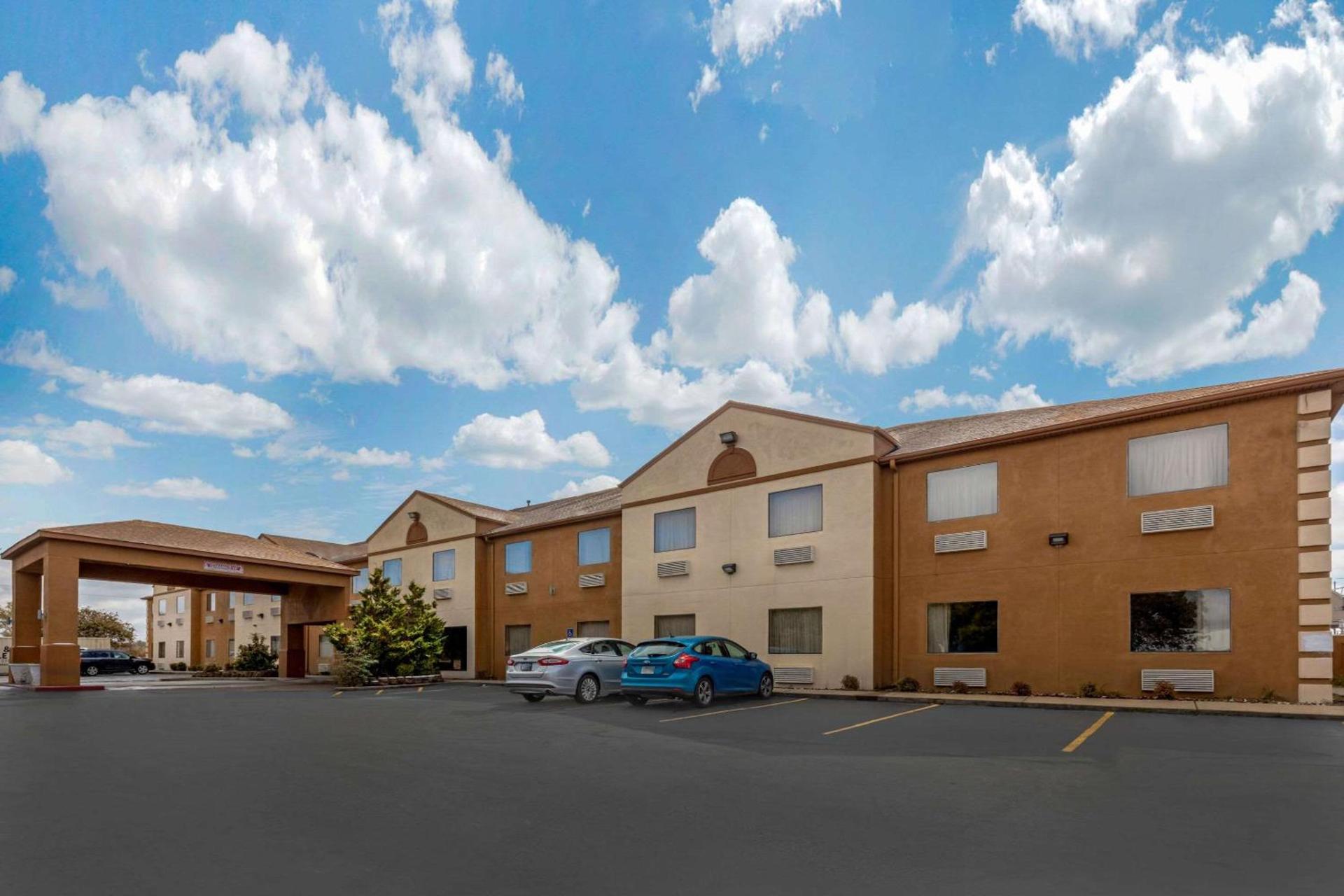 Quality Inn West Memphis I-40 photo 2