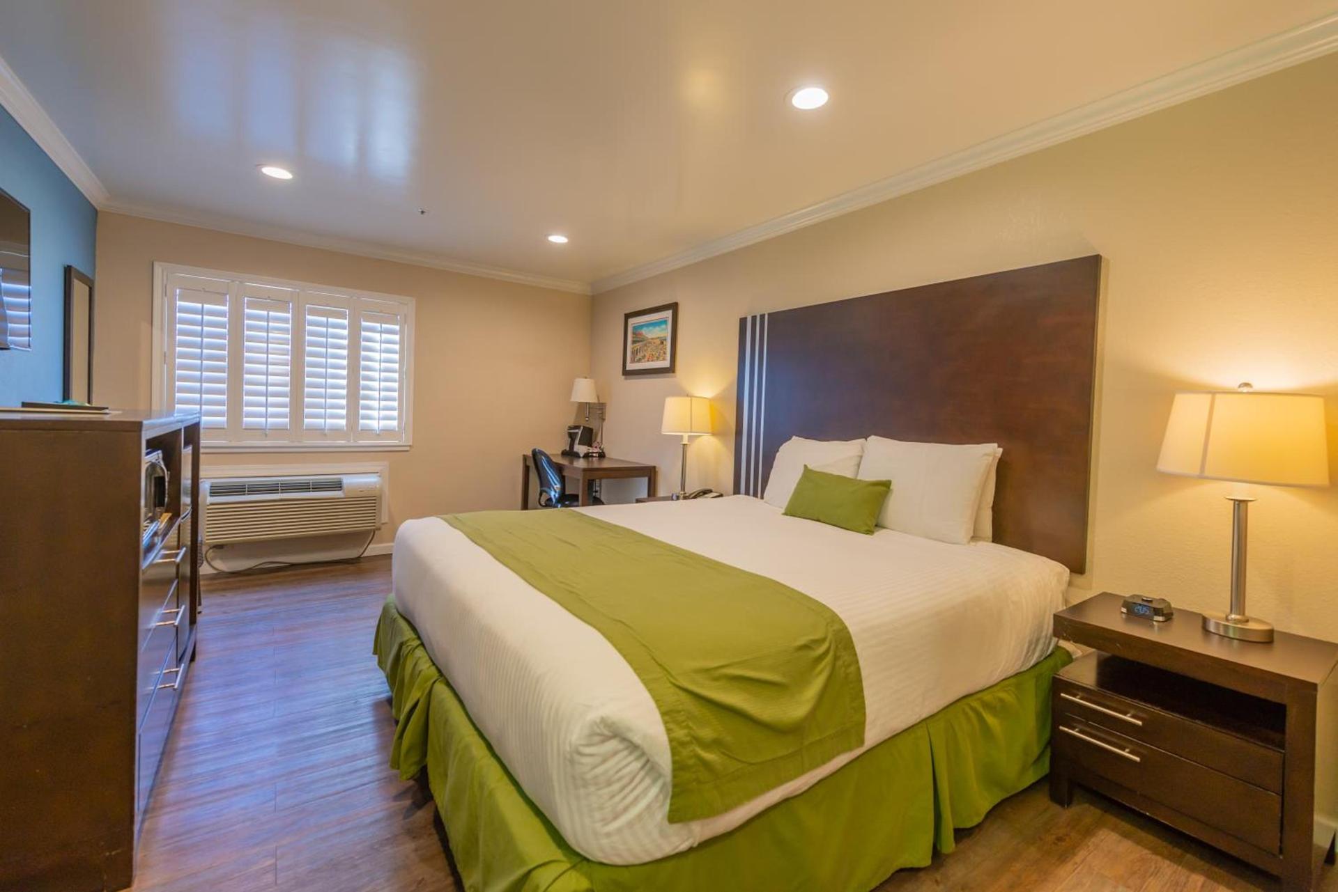 Ocean Pacific Lodge photo 16