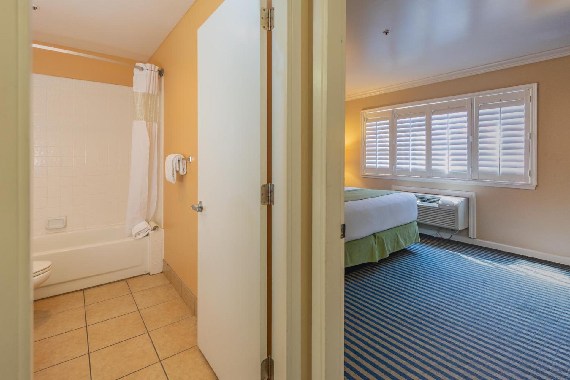 Ocean Pacific Lodge photo 33