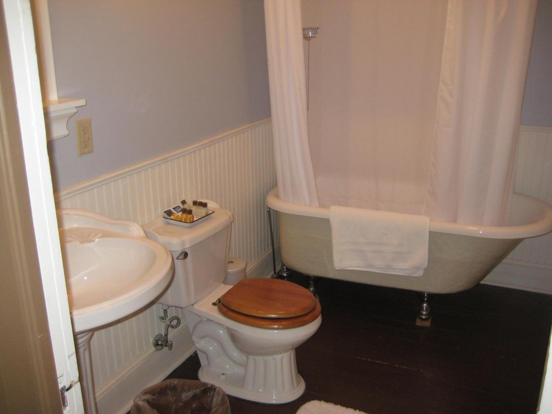 Backwoods Bed and Bath photo 20