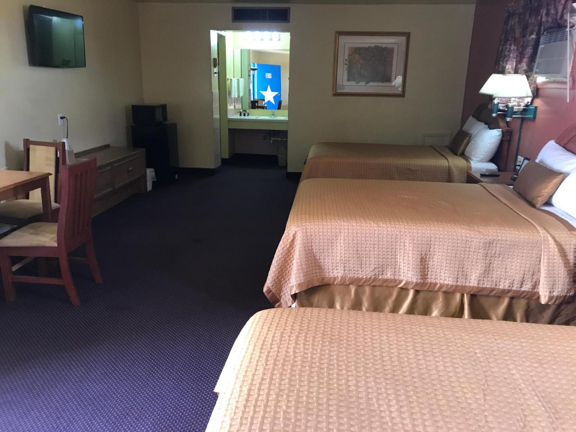 Shamrock Country Inn photo 37