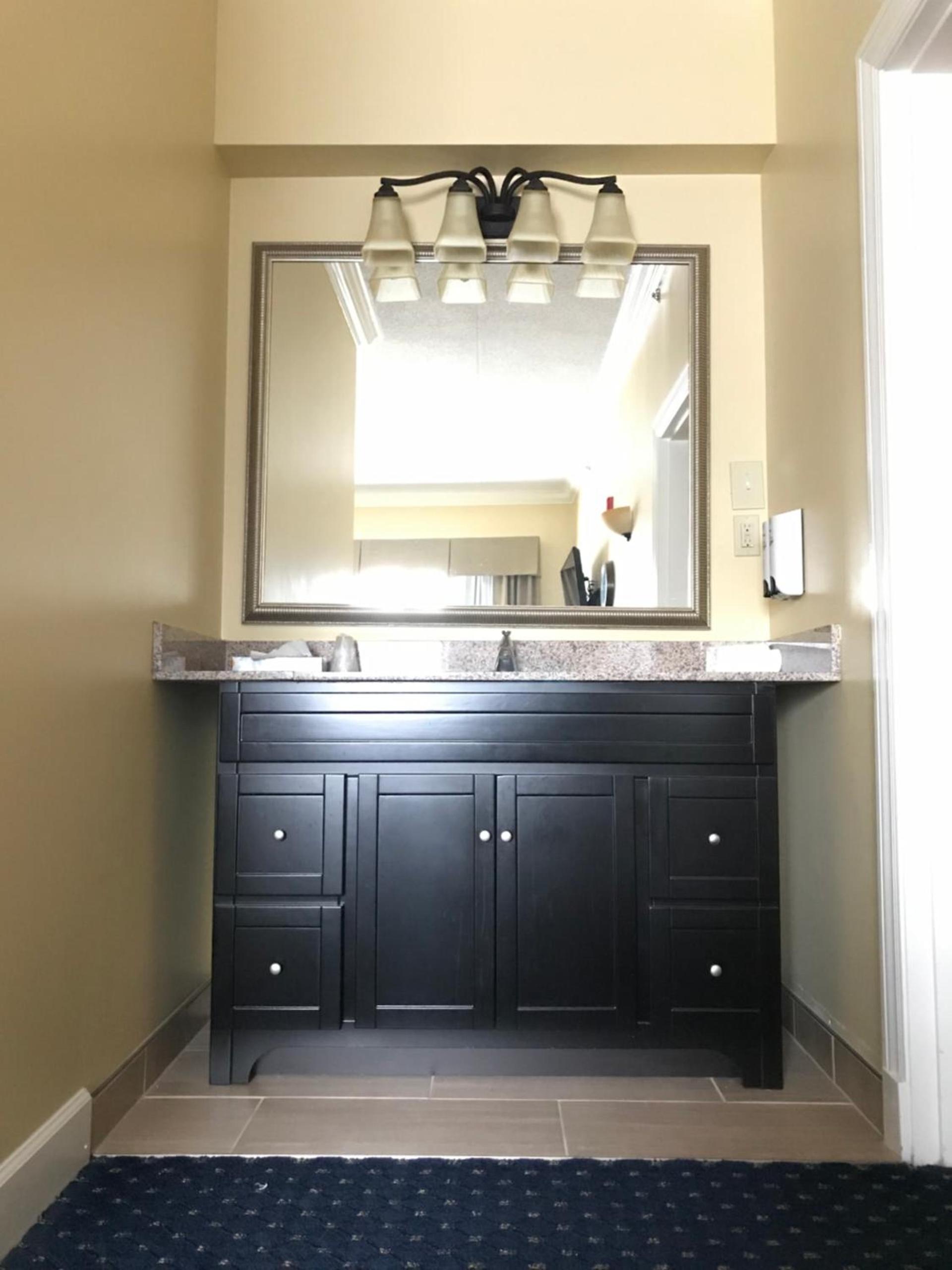 Asbury Inn & Suites photo 15