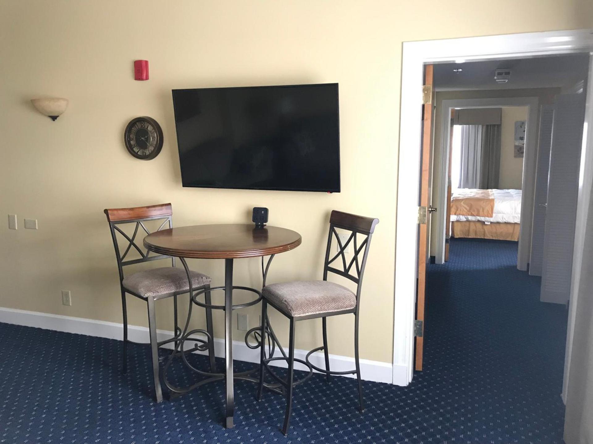 Asbury Inn & Suites photo 34