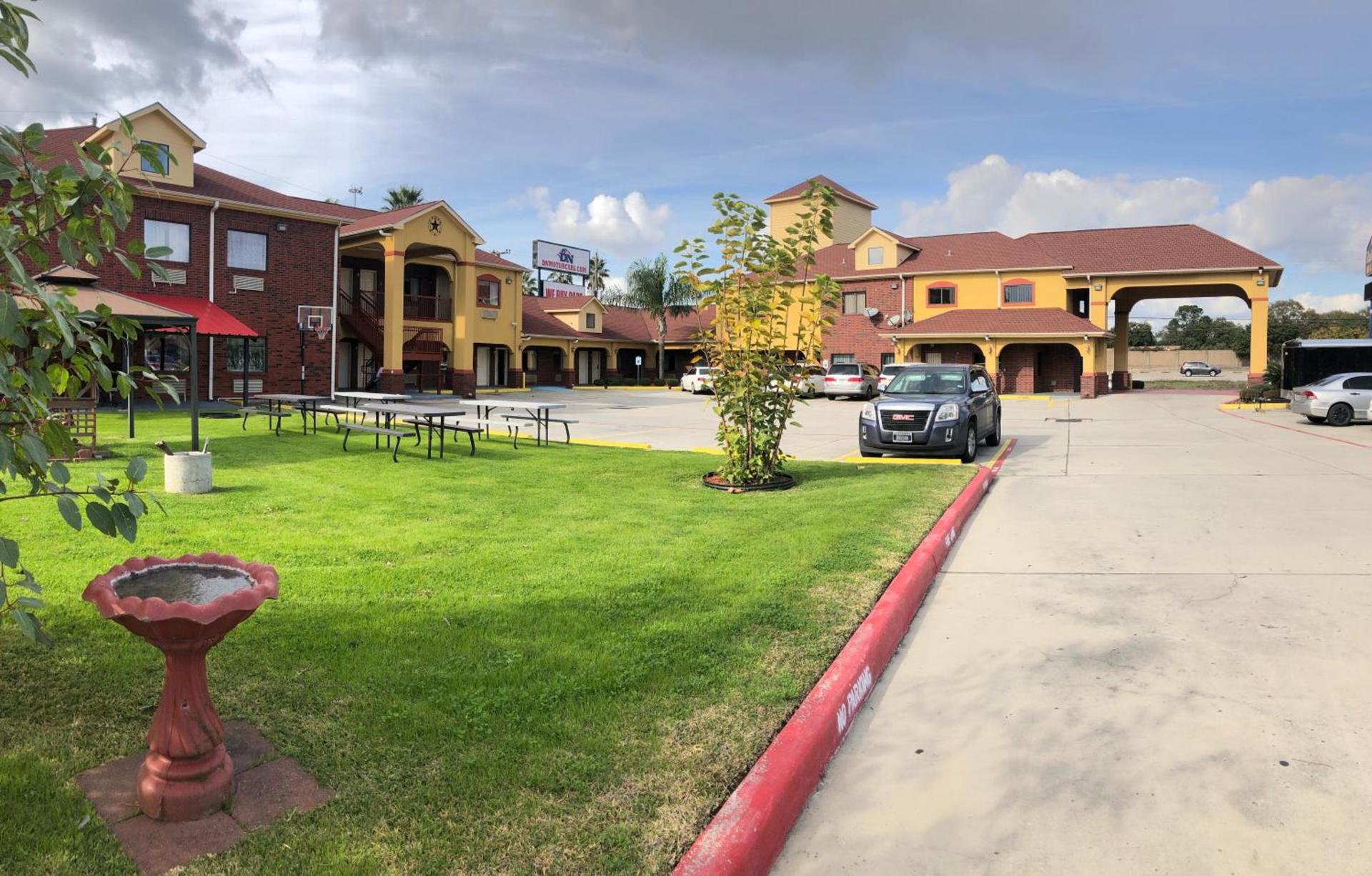 Raintree Inn and Suites photo 9