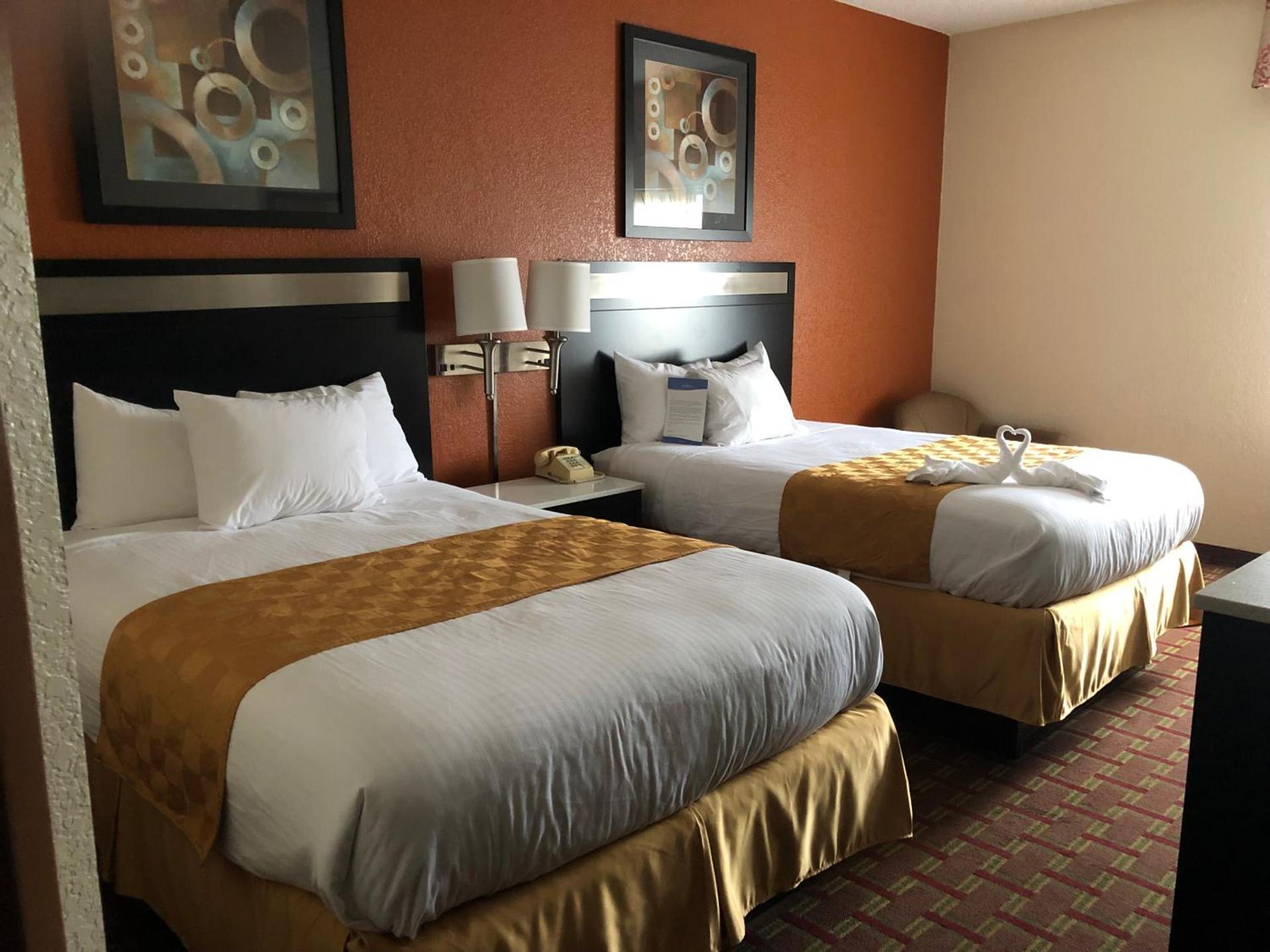 Baymont by Wyndham Cincinnati Sharonville photo 27