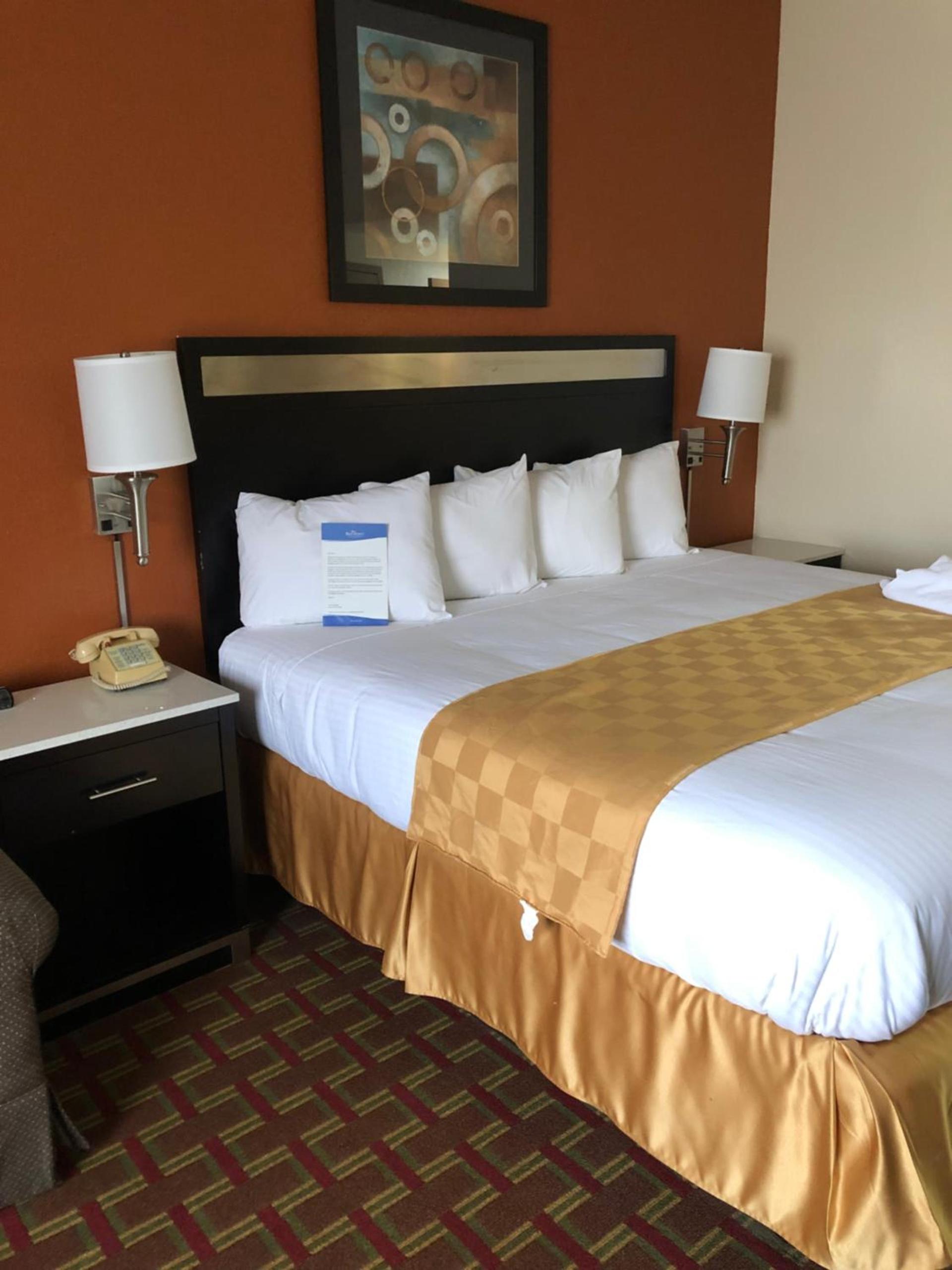 Baymont by Wyndham Cincinnati Sharonville photo 24