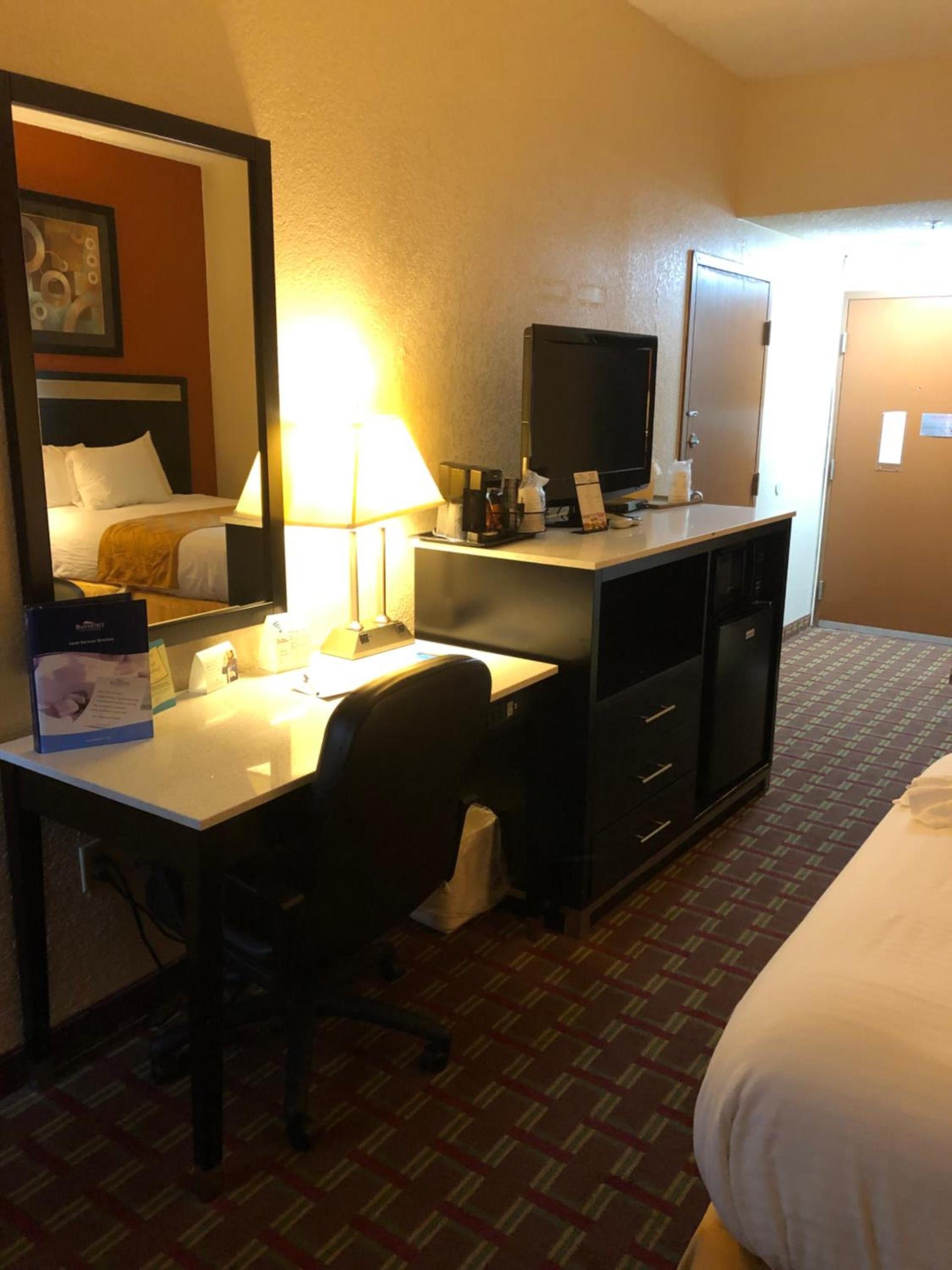Baymont by Wyndham Cincinnati Sharonville photo 23