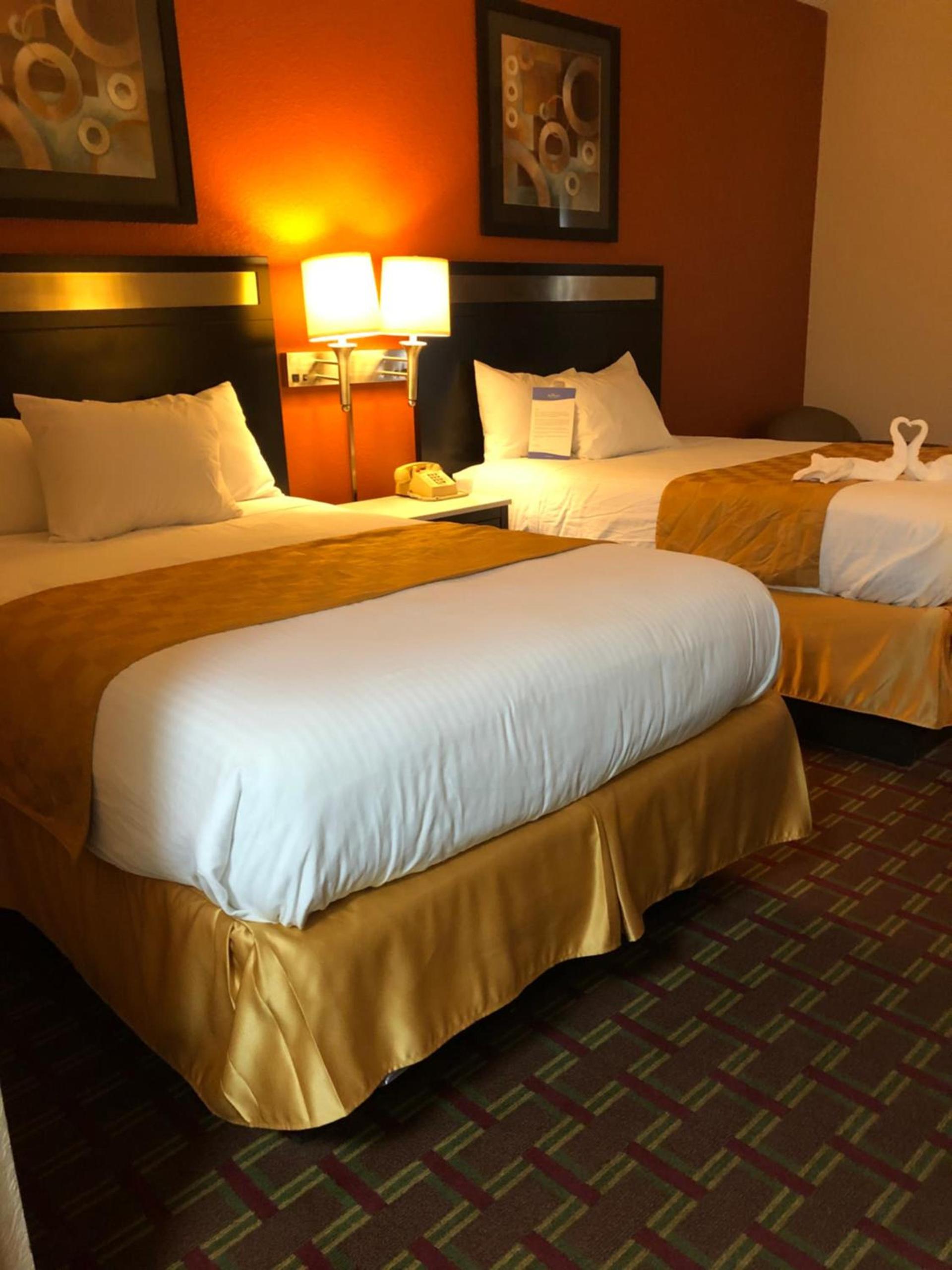 Baymont by Wyndham Cincinnati Sharonville photo 16