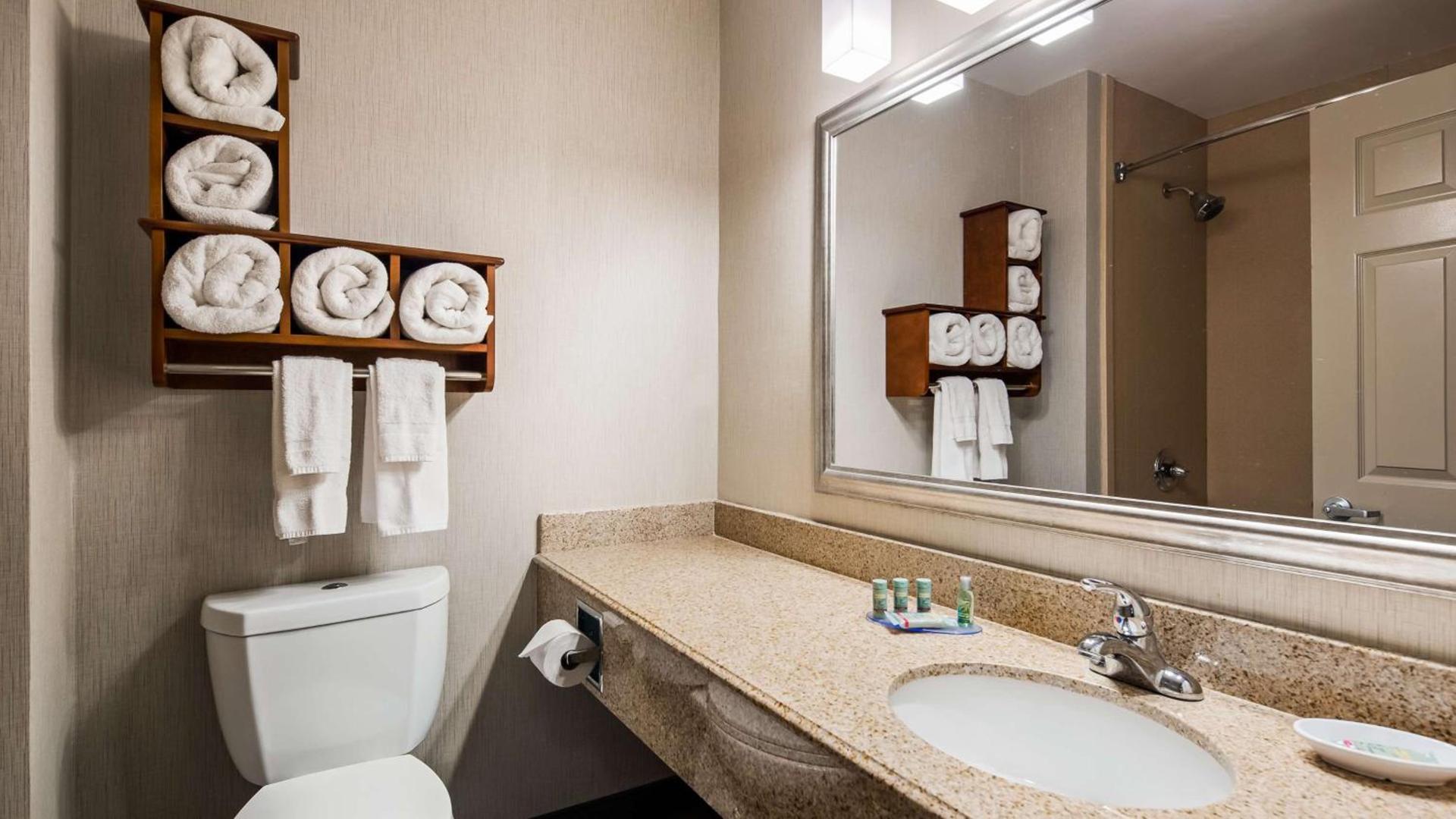 Best Western Cooperstown photo 12