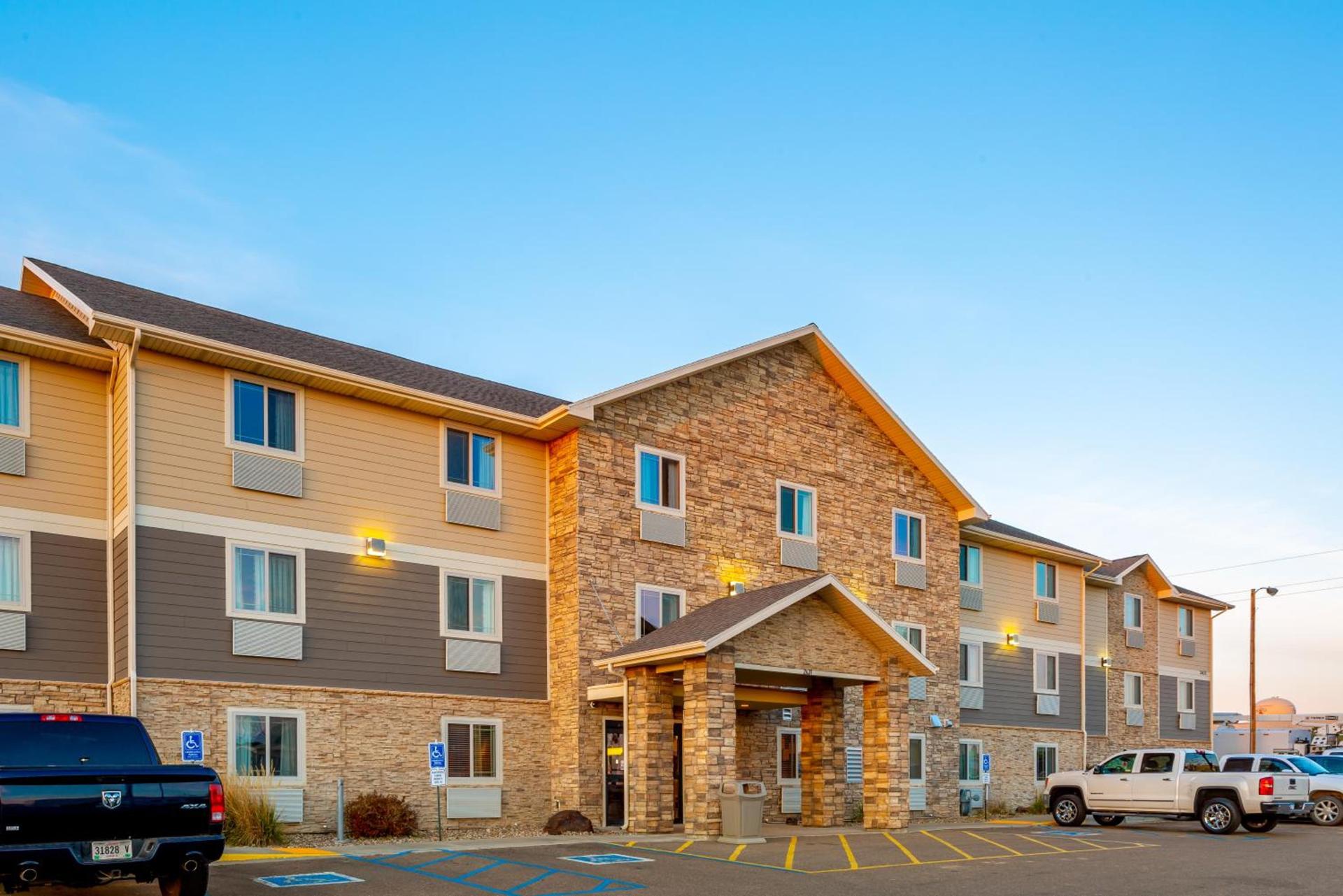 My Place Hotel-Dickinson, ND photo 2