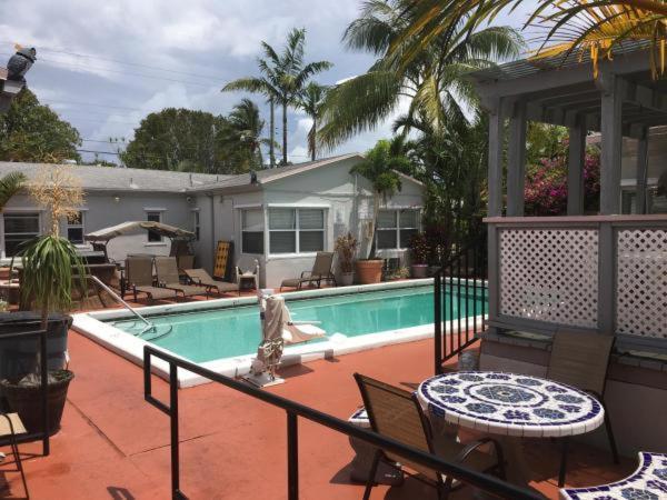 Richard's Motel Courtyard photo 15