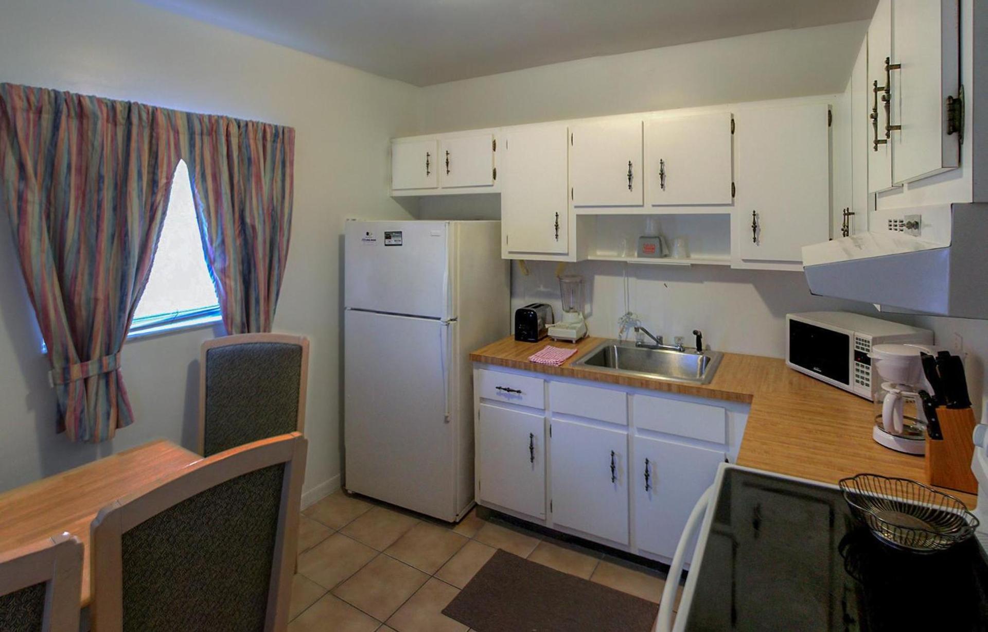 Richard's Motel Studios photo 54