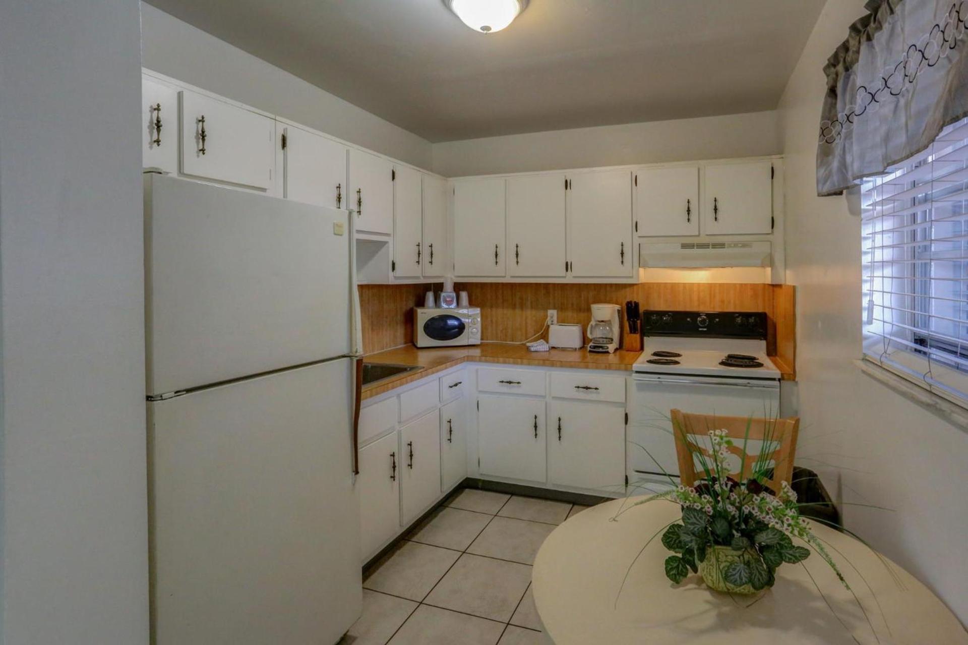 Richard's Motel Studios photo 57