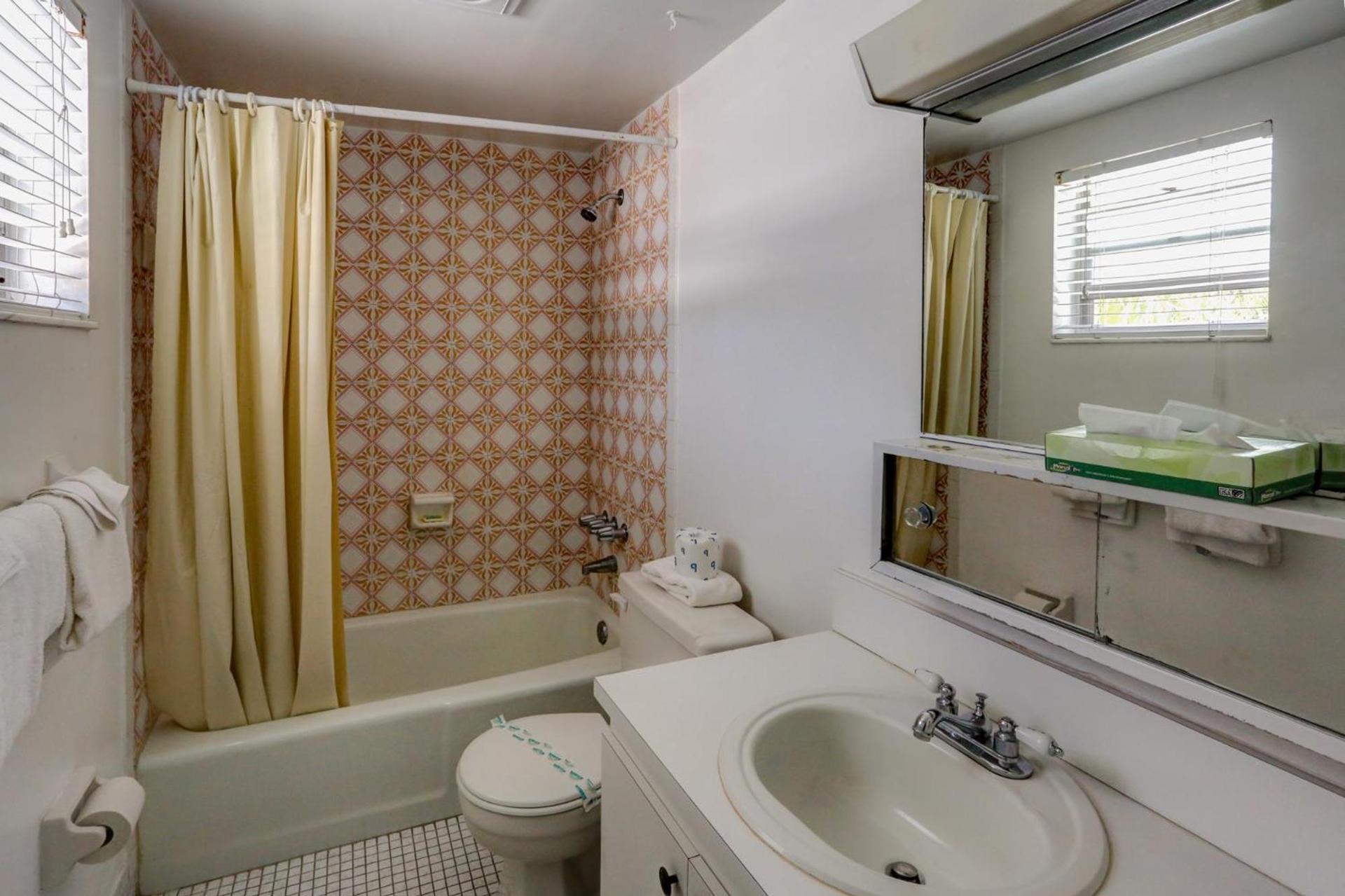 Richard's Motel Studios photo 58