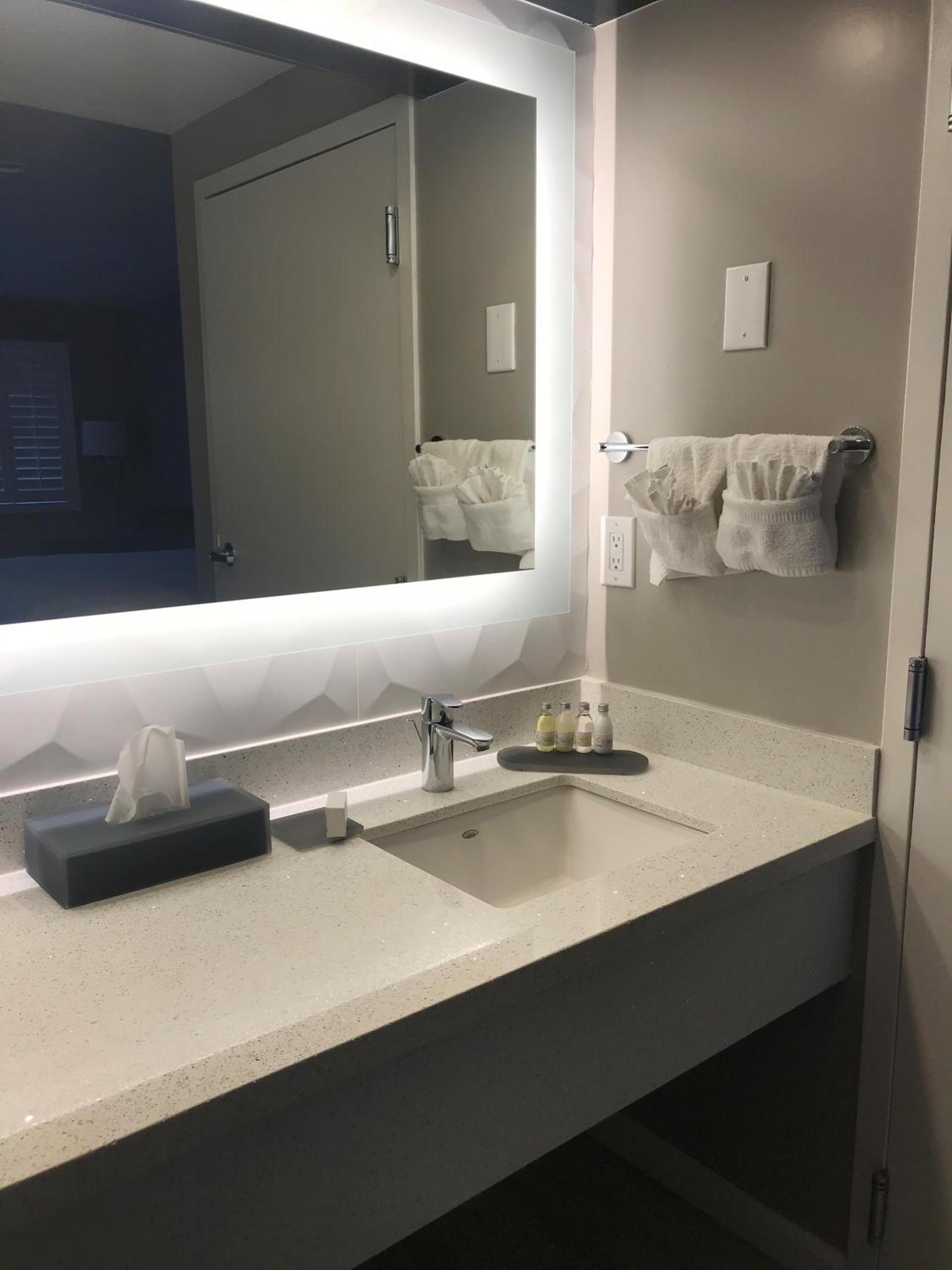 SureStay Plus by Best Western Santa Clara Silicon Valley photo 31