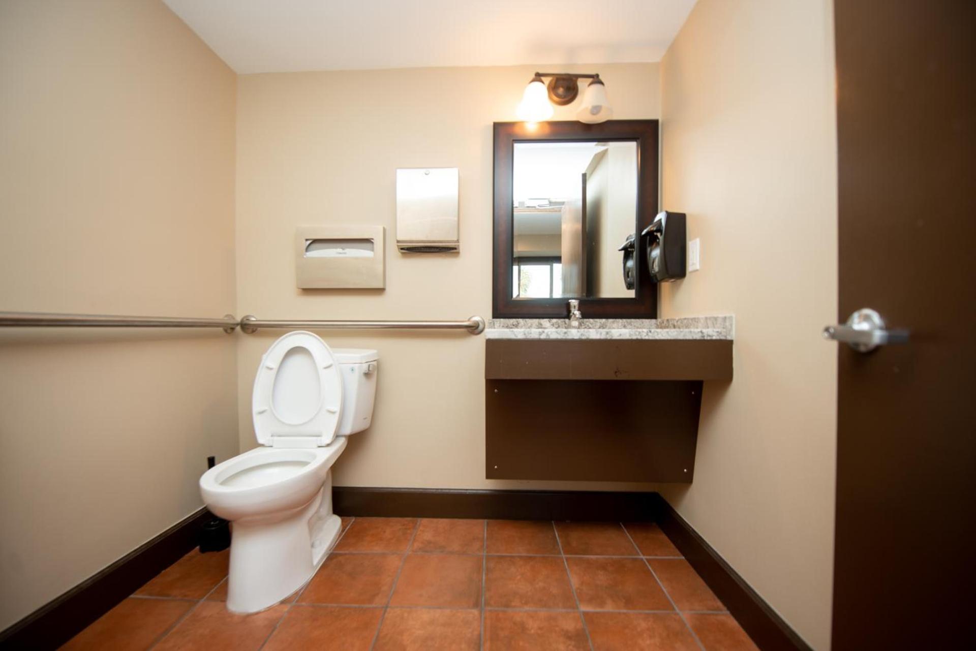 Casa Bella Inn- Huntington Park photo 10