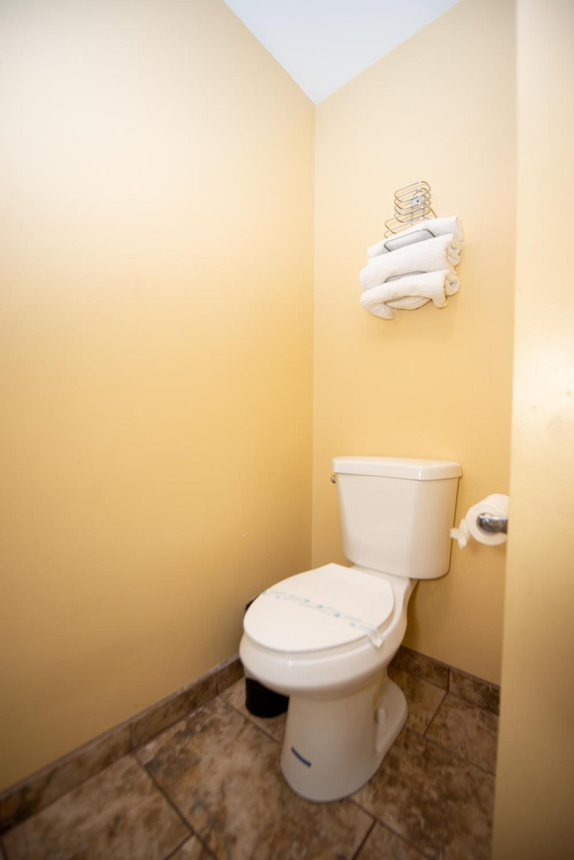 Casa Bella Inn- Huntington Park photo 34