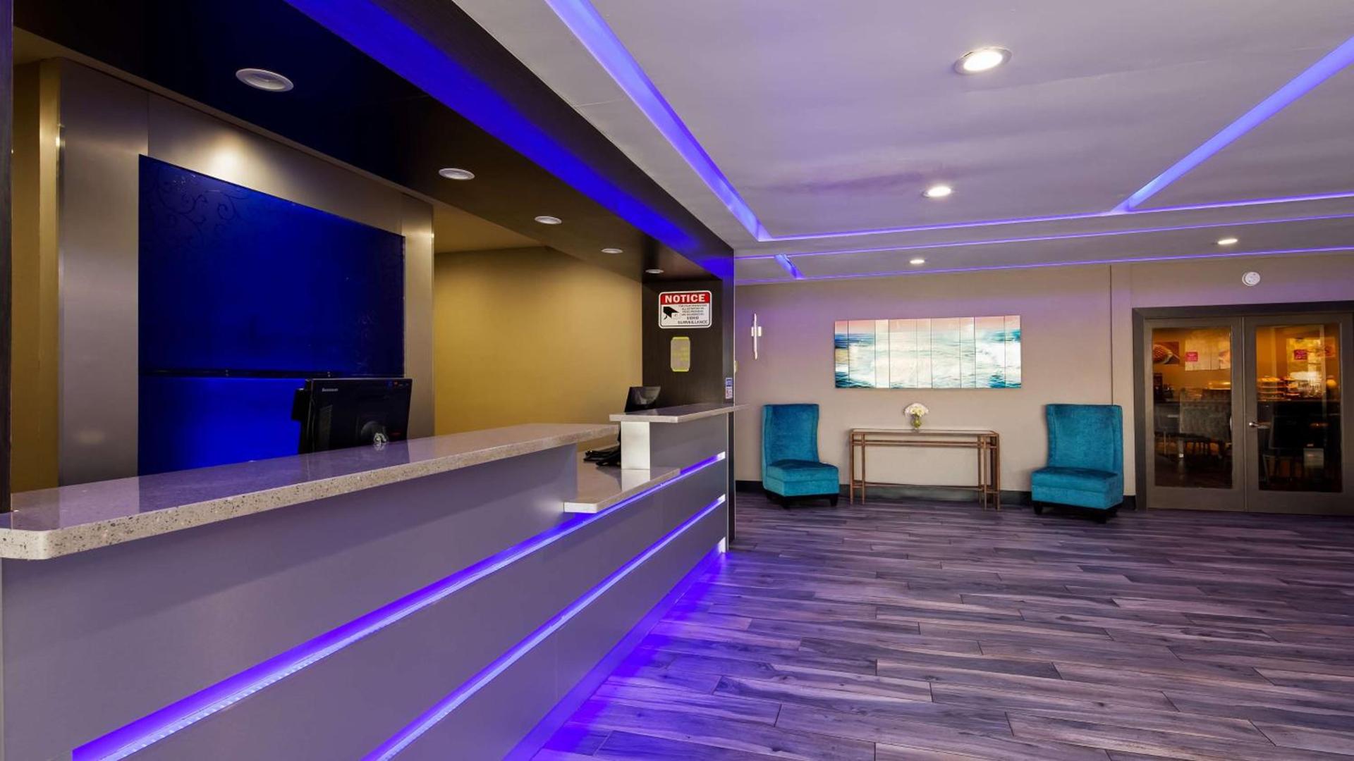 SureStay Plus Hotel by Best Western Point Richmond photo 3