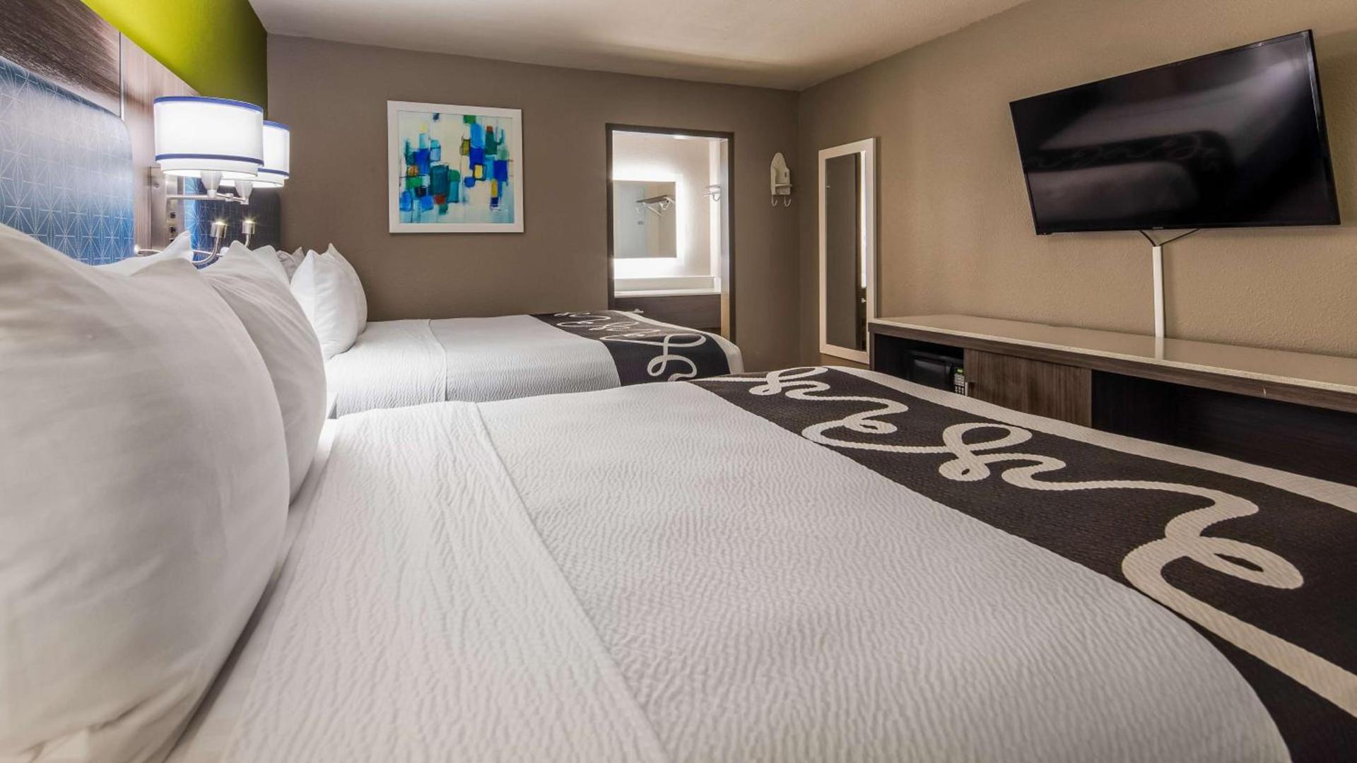 SureStay Plus Hotel by Best Western Point Richmond photo 7