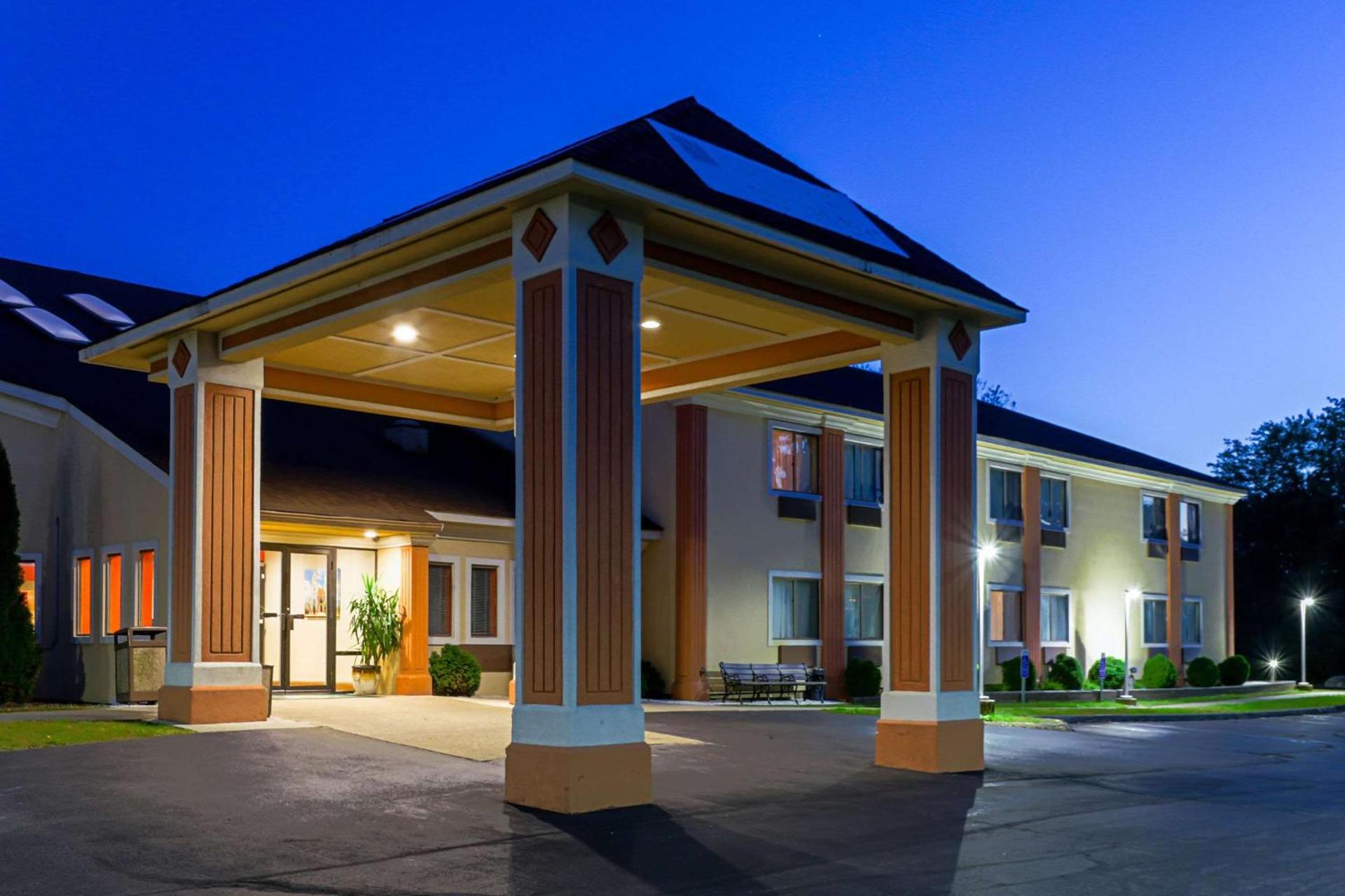Quality Inn Plainfield I-395 photo 2