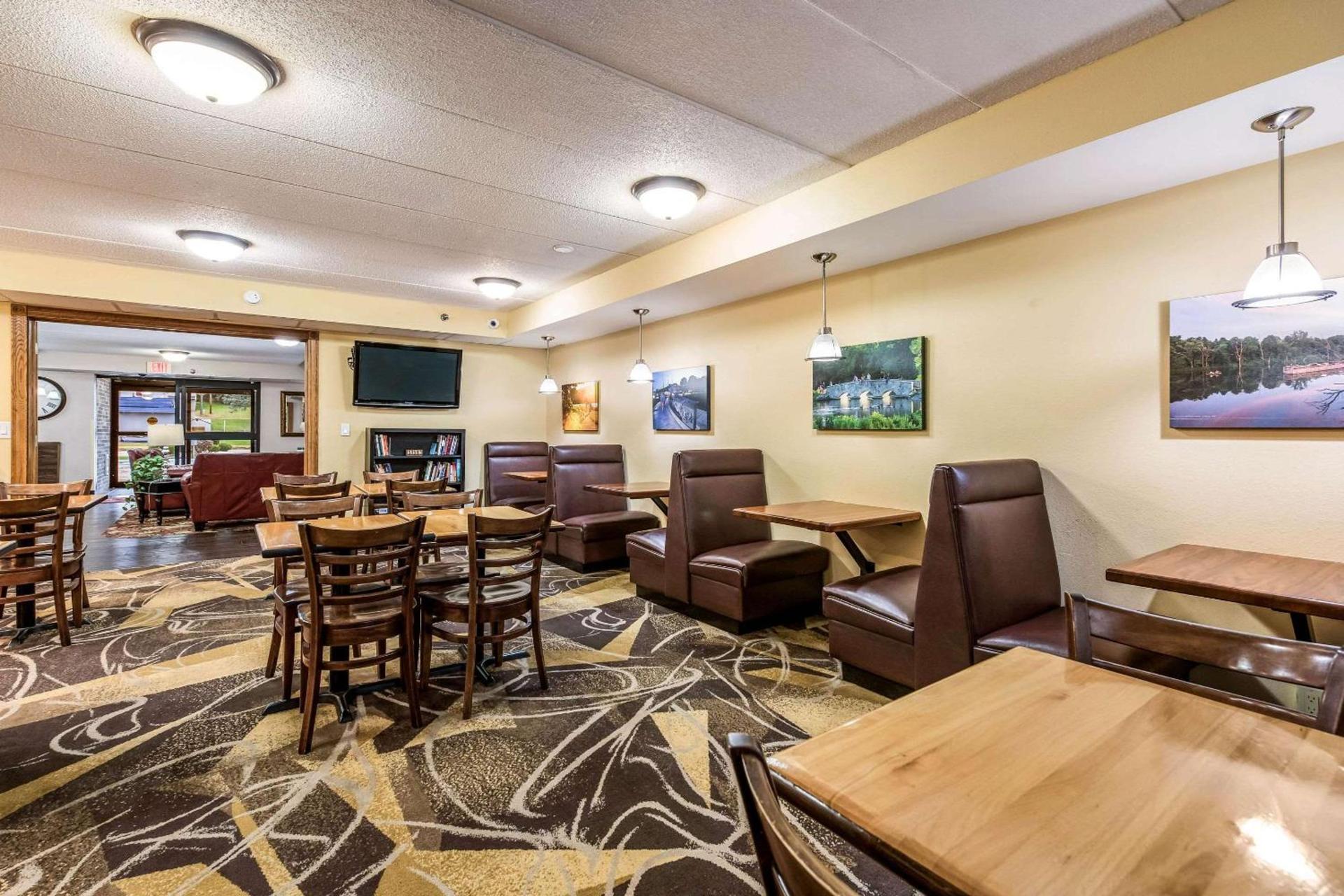 Econo Lodge Mayo Clinic Area photo 25