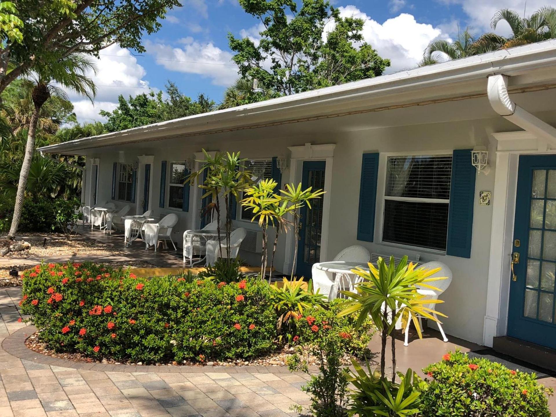 Marco Island Lakeside Inn photo 8