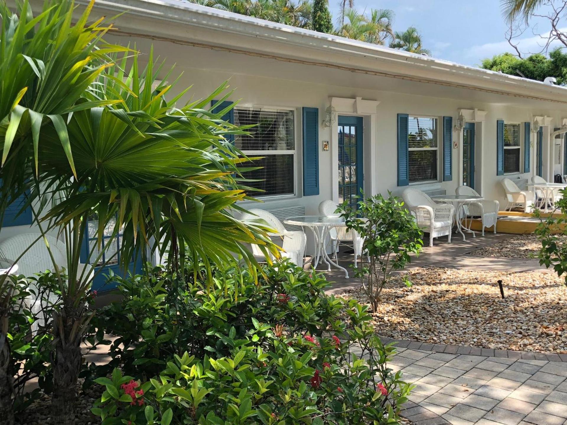 Marco Island Lakeside Inn photo 9