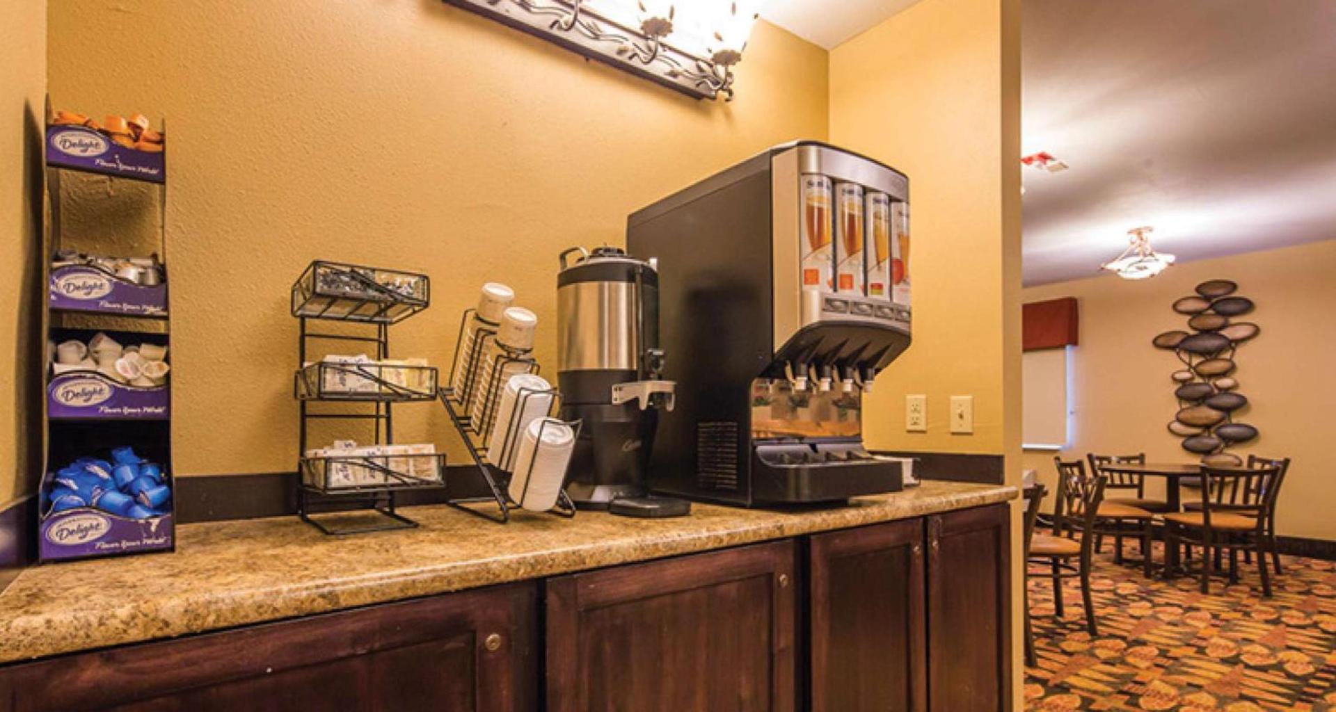 Best Western Plus Deer Park Hotel and Suites photo 20