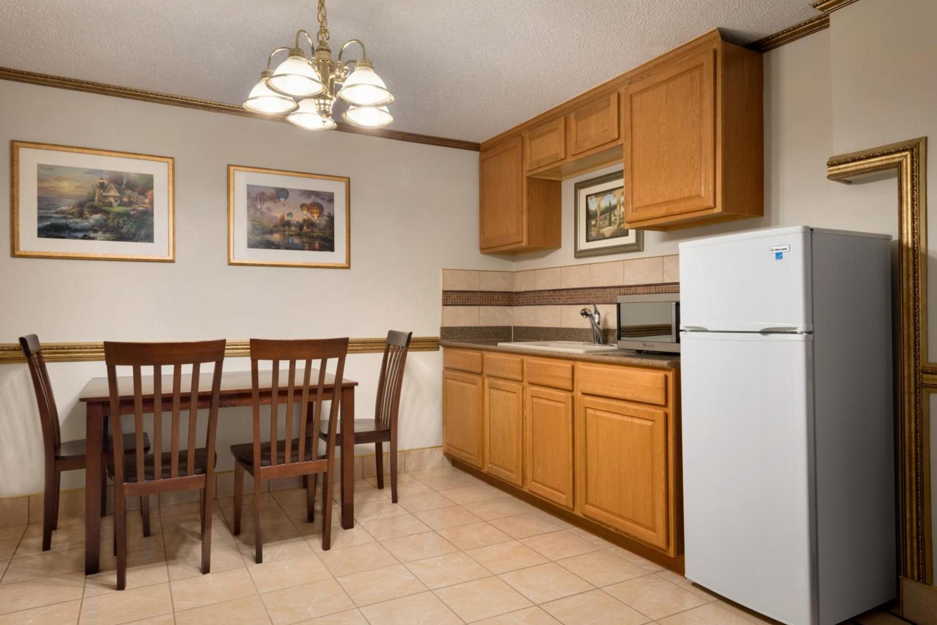 Baymont by Wyndham Des Moines North photo 24