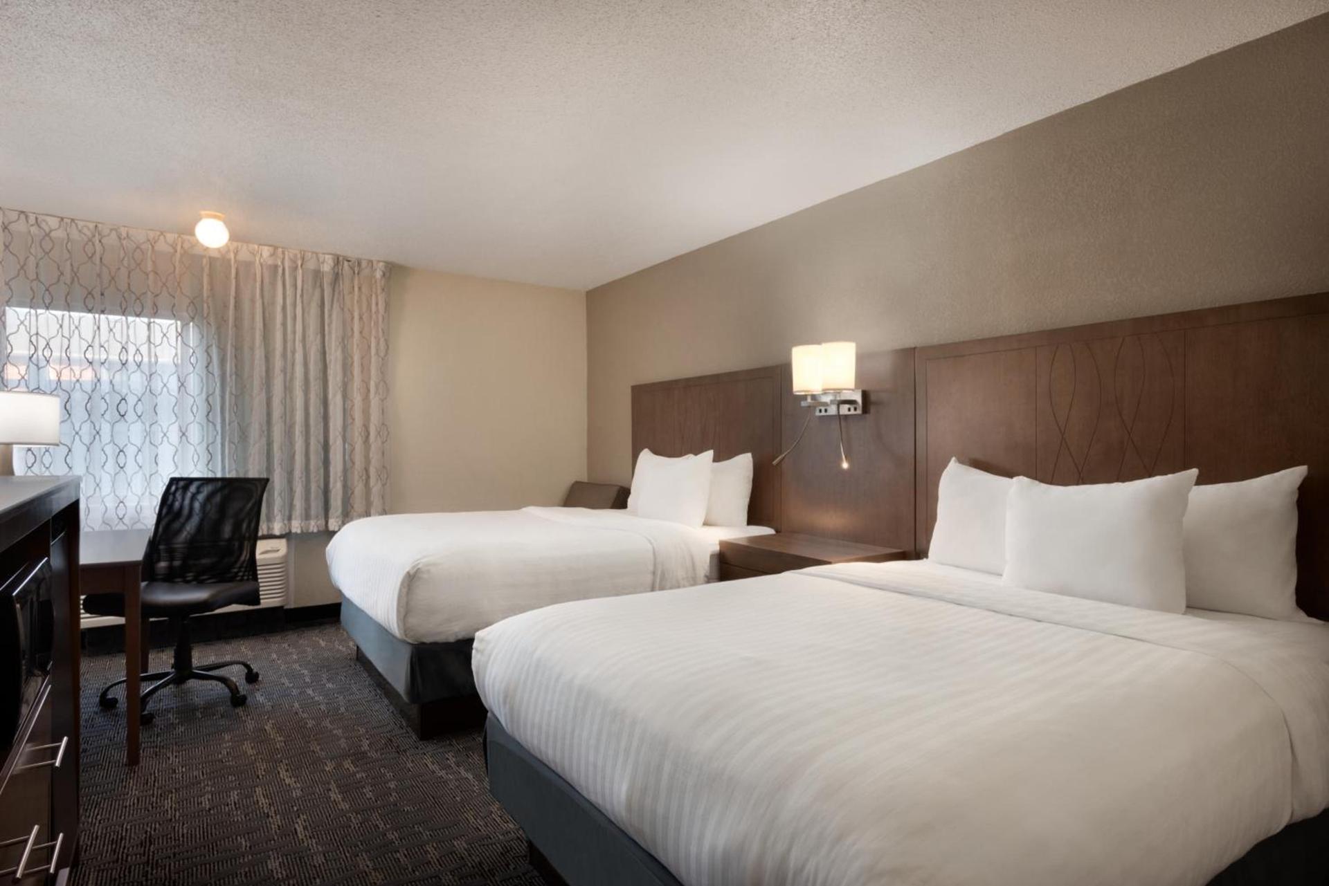 Baymont by Wyndham Des Moines North photo 37